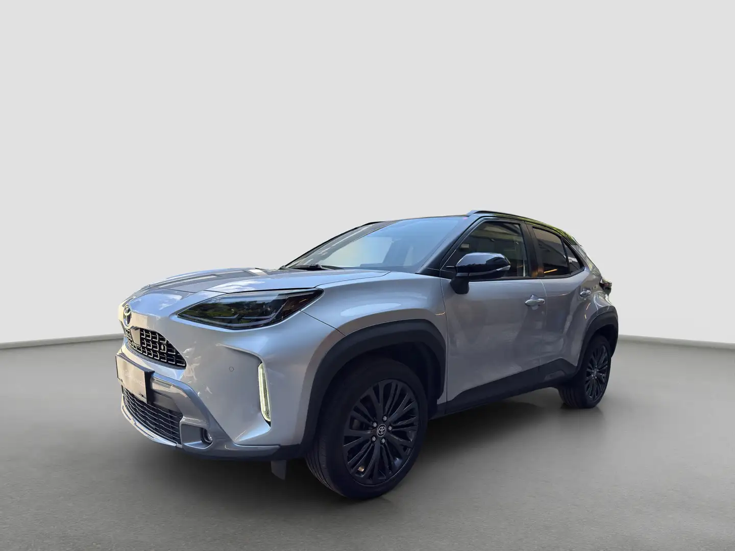 Toyota Yaris Cross Yaris Cross Adventure AUT. Hybrid Allrad 1,5 VVT Grau - 1