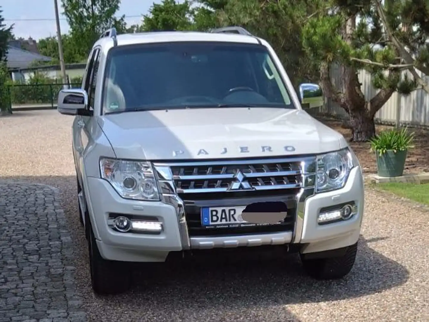 Mitsubishi Pajero Pajero Diesel  5-Türer 3.2 DI-D Automatik Top Weiß - 1