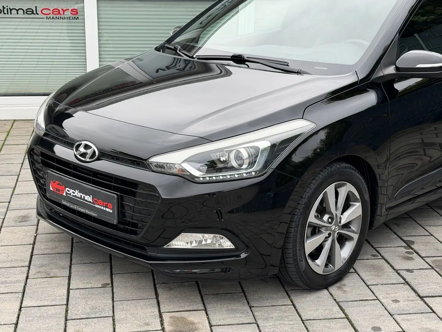 Hyundai i20 YES! Plus/NAVI/KAMERA/MFL/SITZHEIZUNG/2.HAND Schwarz - 2