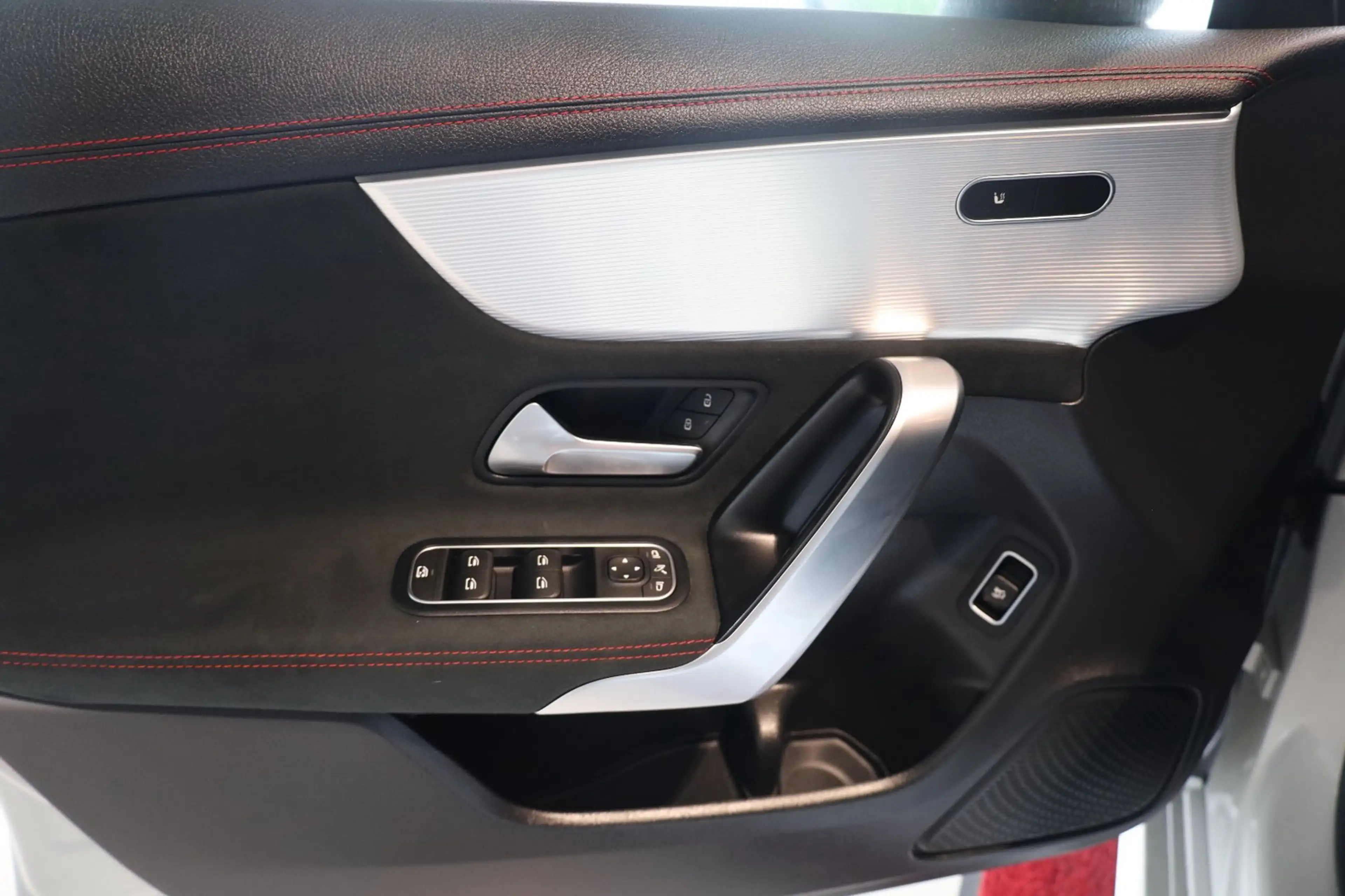 Mercedes-Benz CLA 220 d Shooting Brake AMG Line PANO/HUD — photo 8