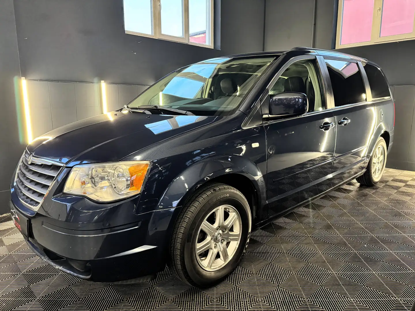 Chrysler Grand Voyager Touring 2,8 CRD Aut. 7-Sitzer/Erstbesitz/Elektr. Schiebetüren/Kamera/Navi Blau - 2