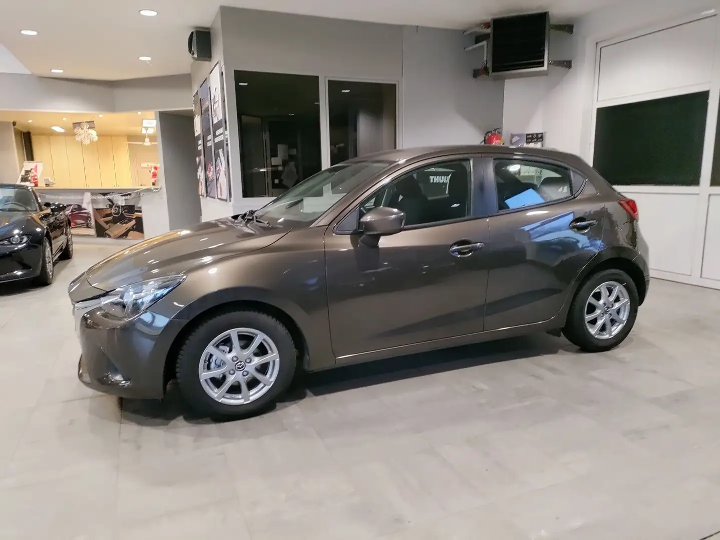 Mazda 2 1.5 SKYACTIV-G skyDRIVE Braun - 2
