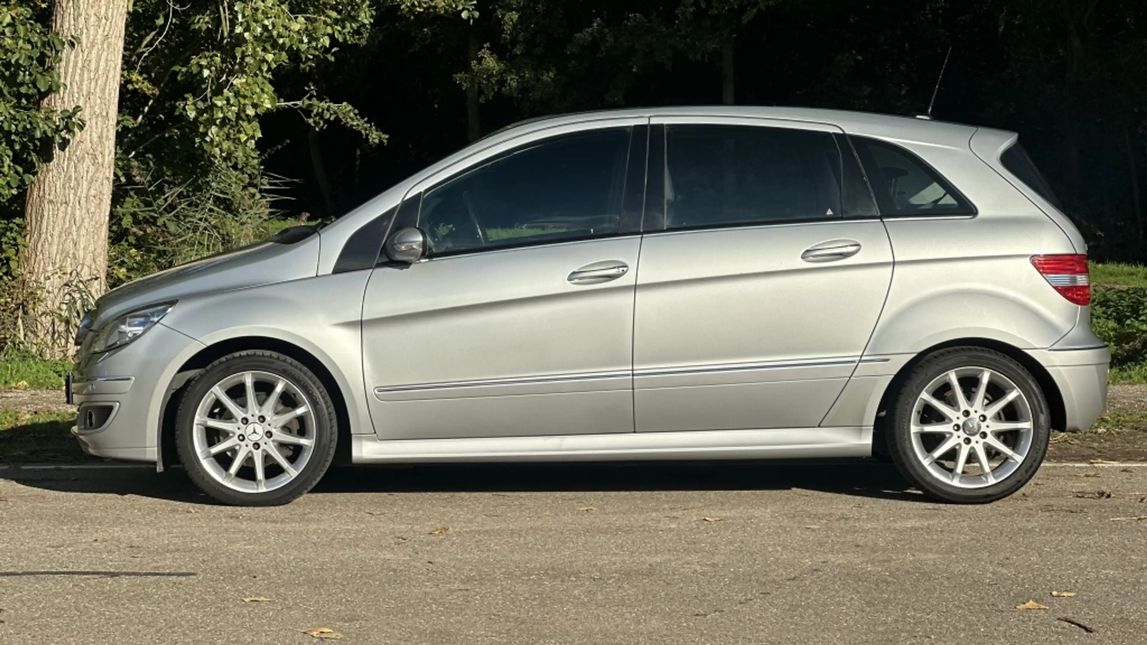 Mercedes-Benz B 200 Turbo — photo 7