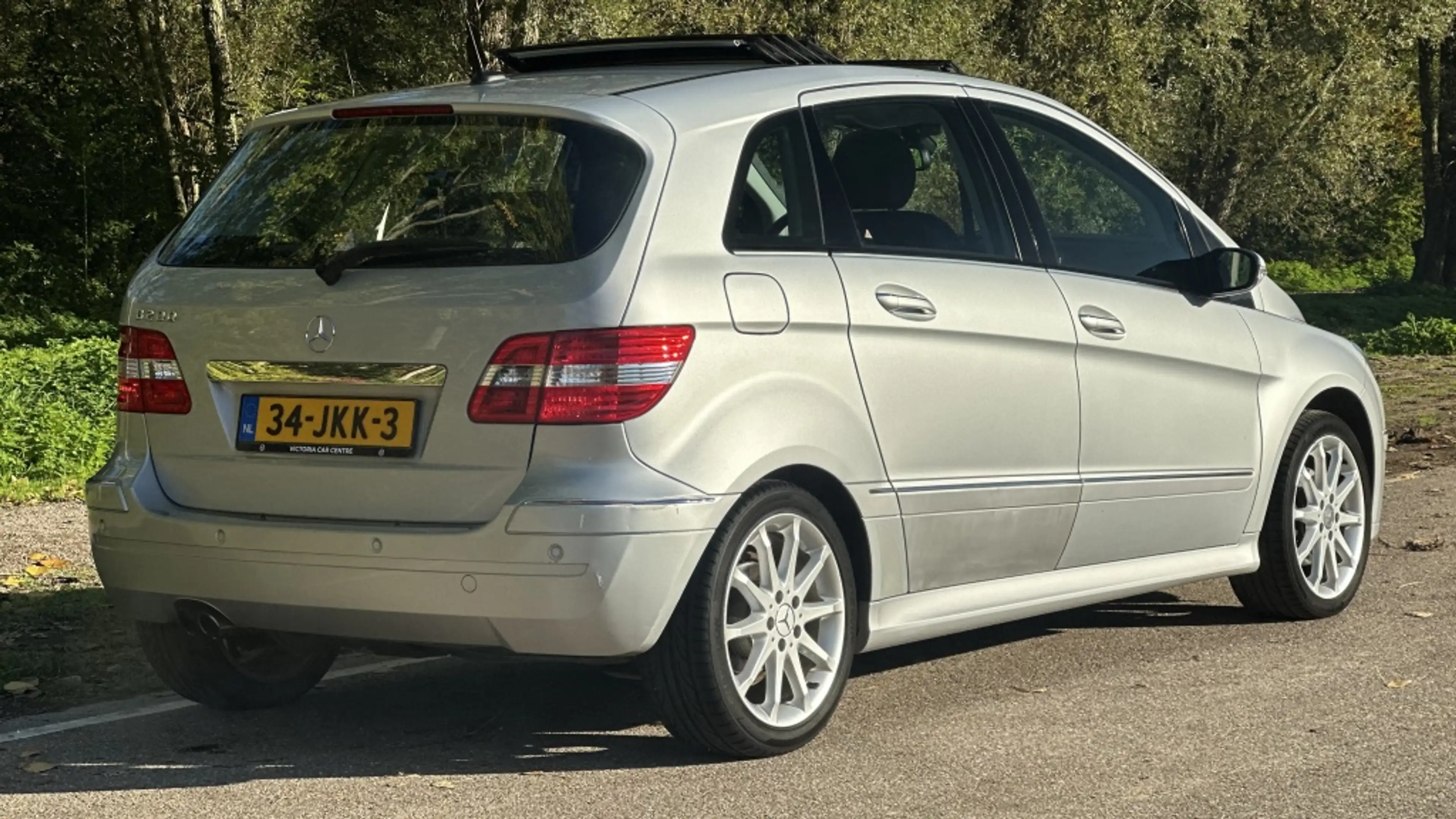 Mercedes-Benz B 200 Turbo — photo 6