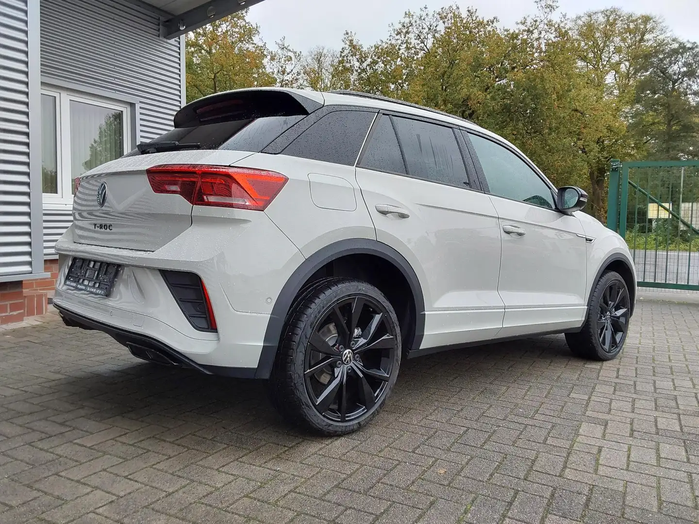 Volkswagen T-Roc 1.5 TSI DSG R-Line Black Style ACC/SHZ/PDC/KAM/... Gris - 2