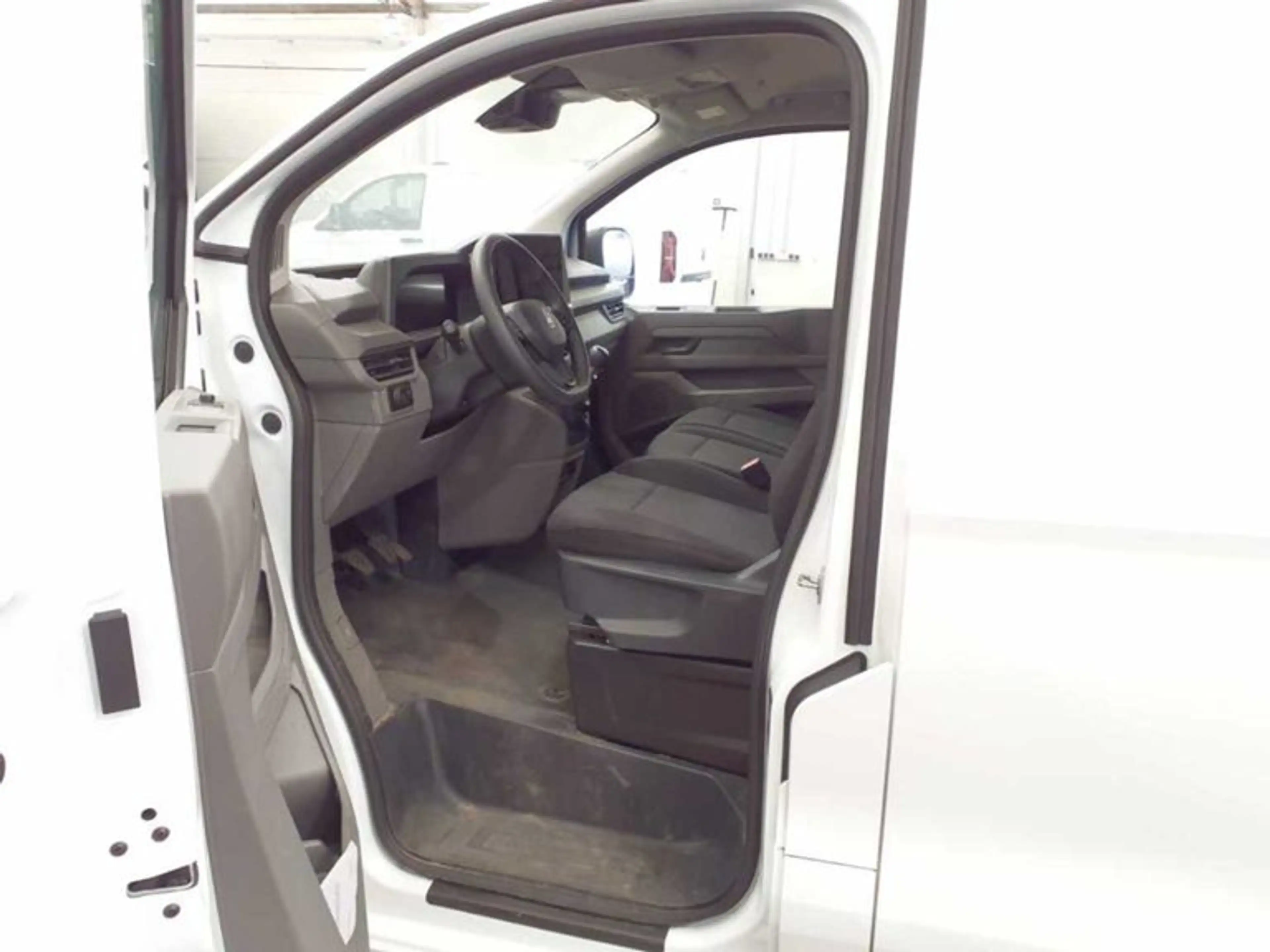 Volkswagen Transporter T7  Kasten kurzer Radstand ACC LED PDC — photo 4