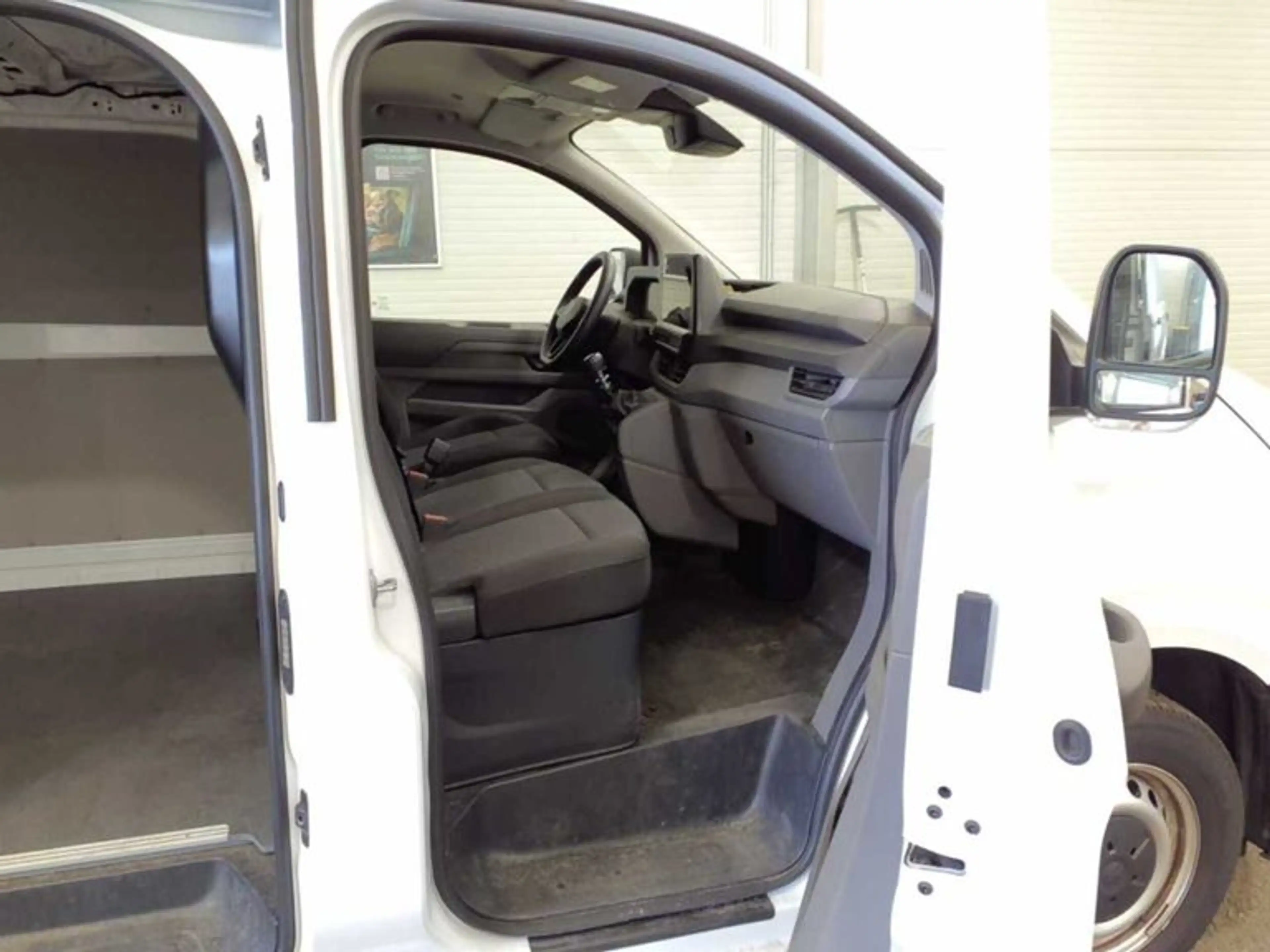 Volkswagen Transporter T7  Kasten kurzer Radstand ACC LED PDC — photo 5