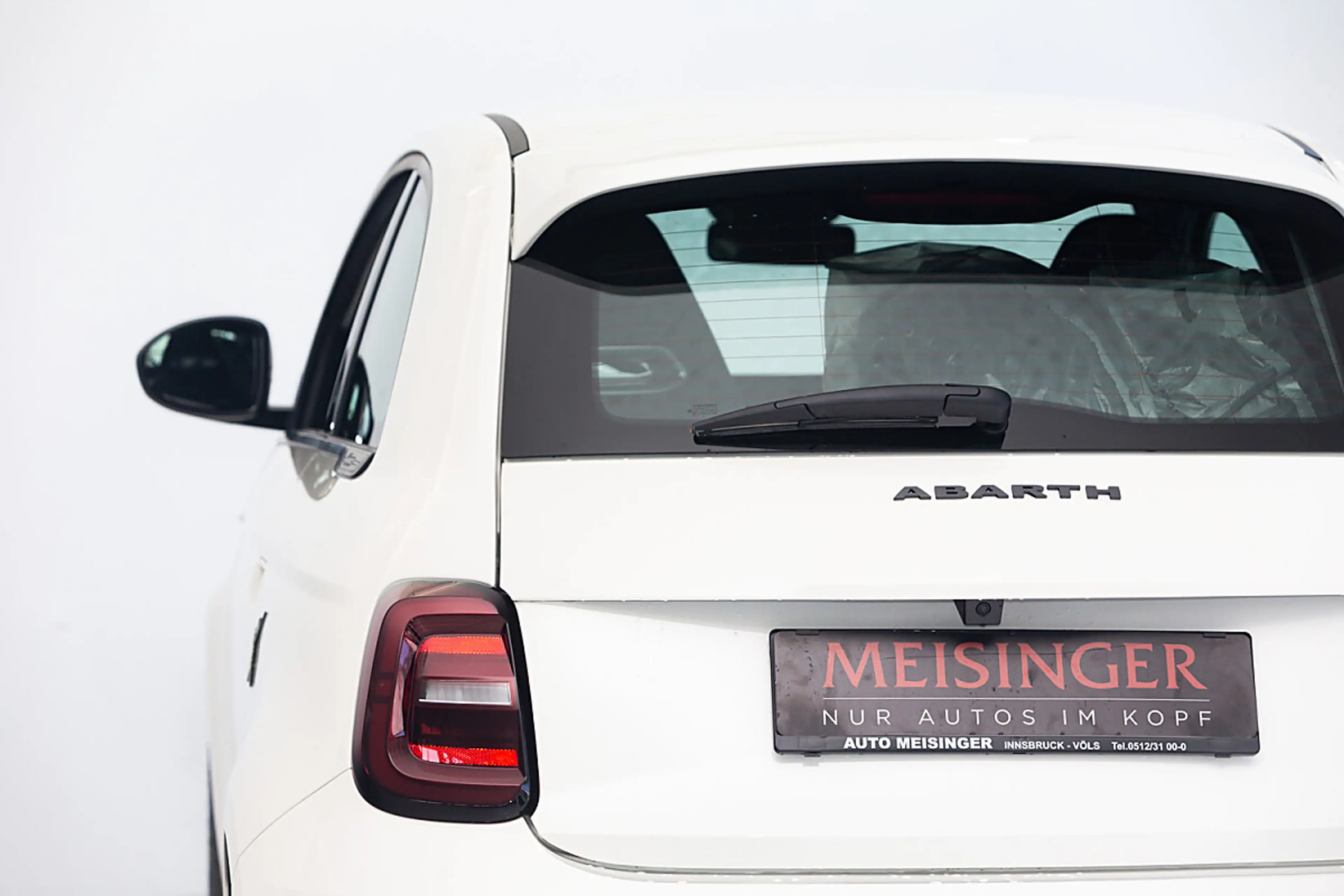 Abarth 500e — photo 3