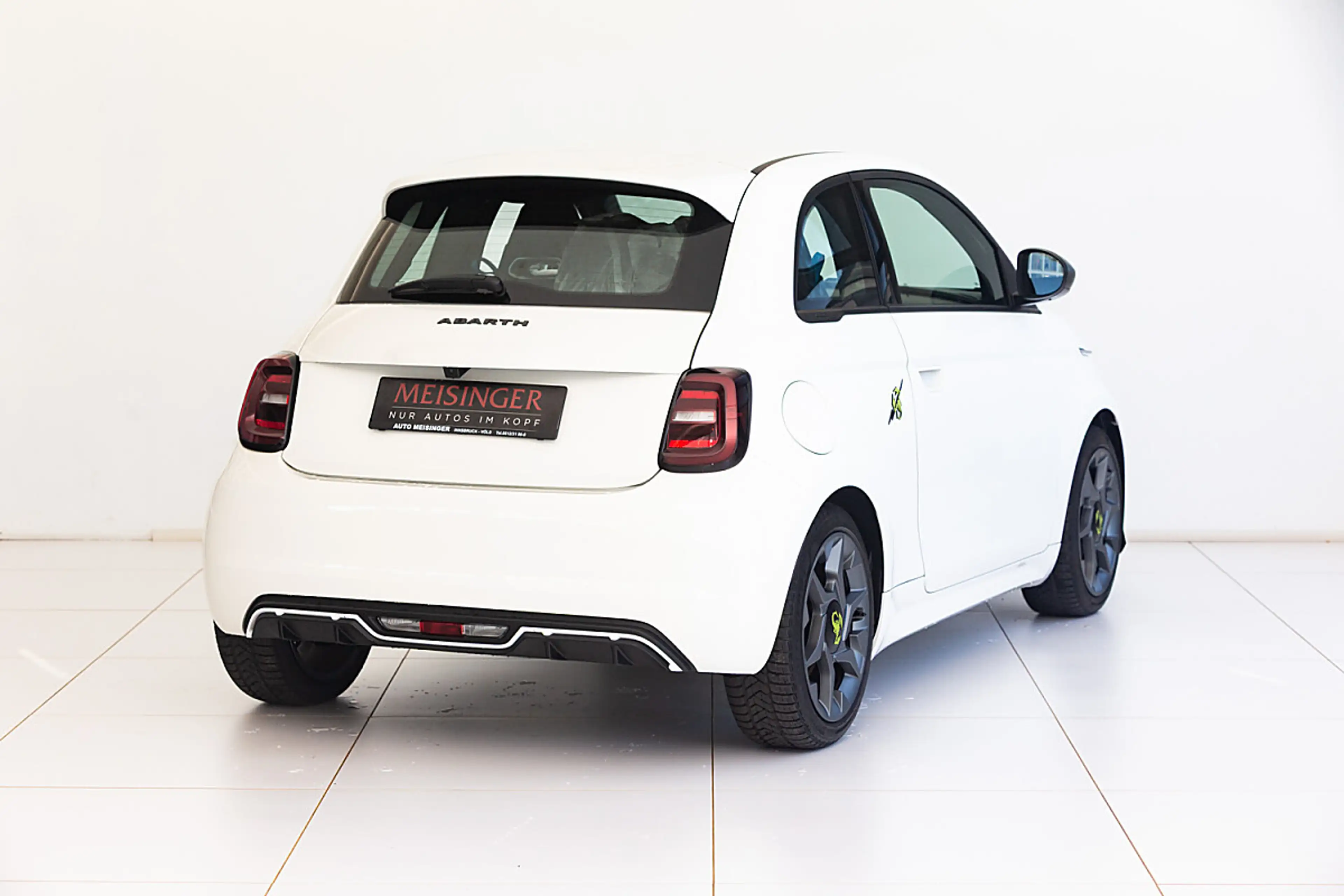 Abarth 500e — photo 2
