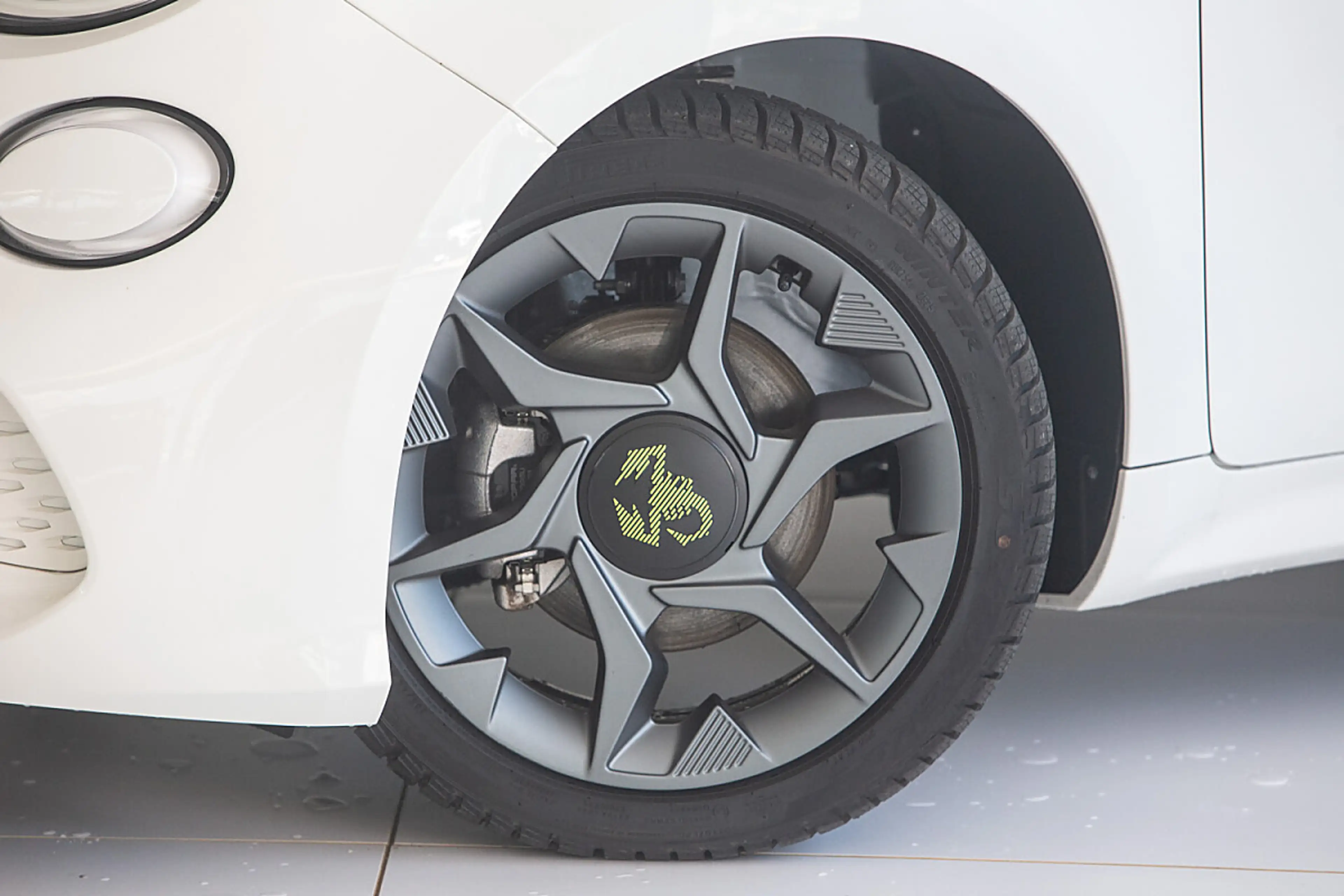 Abarth 500e — photo 4