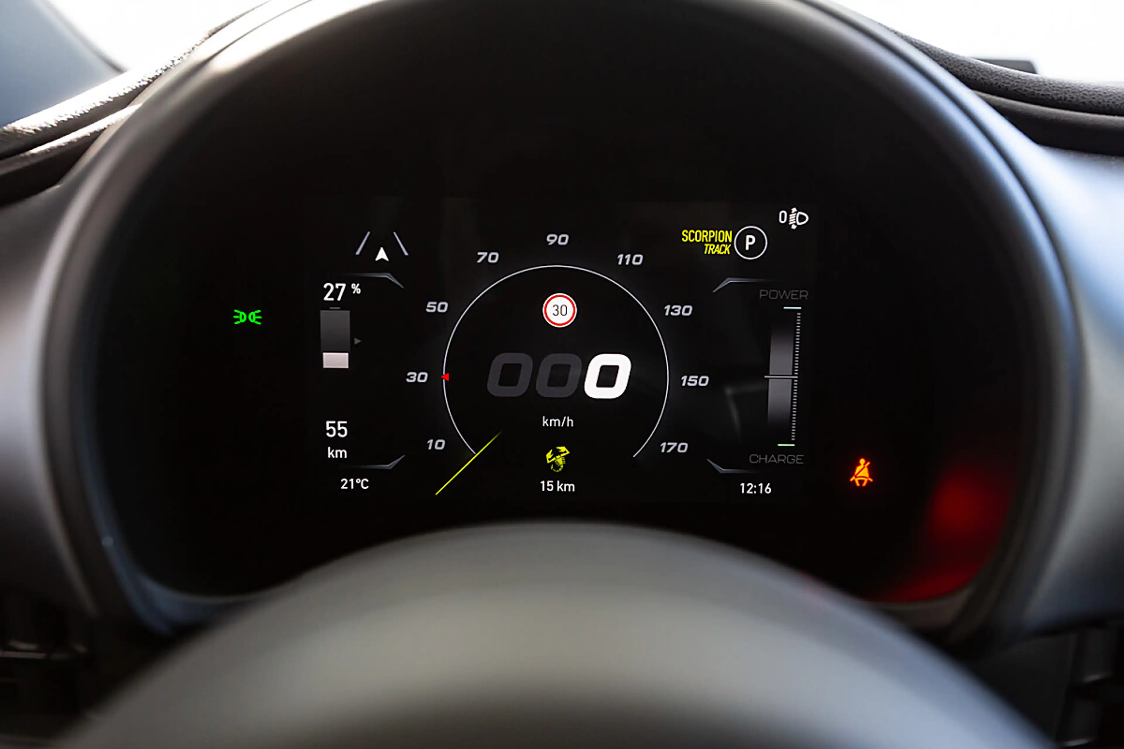 Abarth 500e — photo 7
