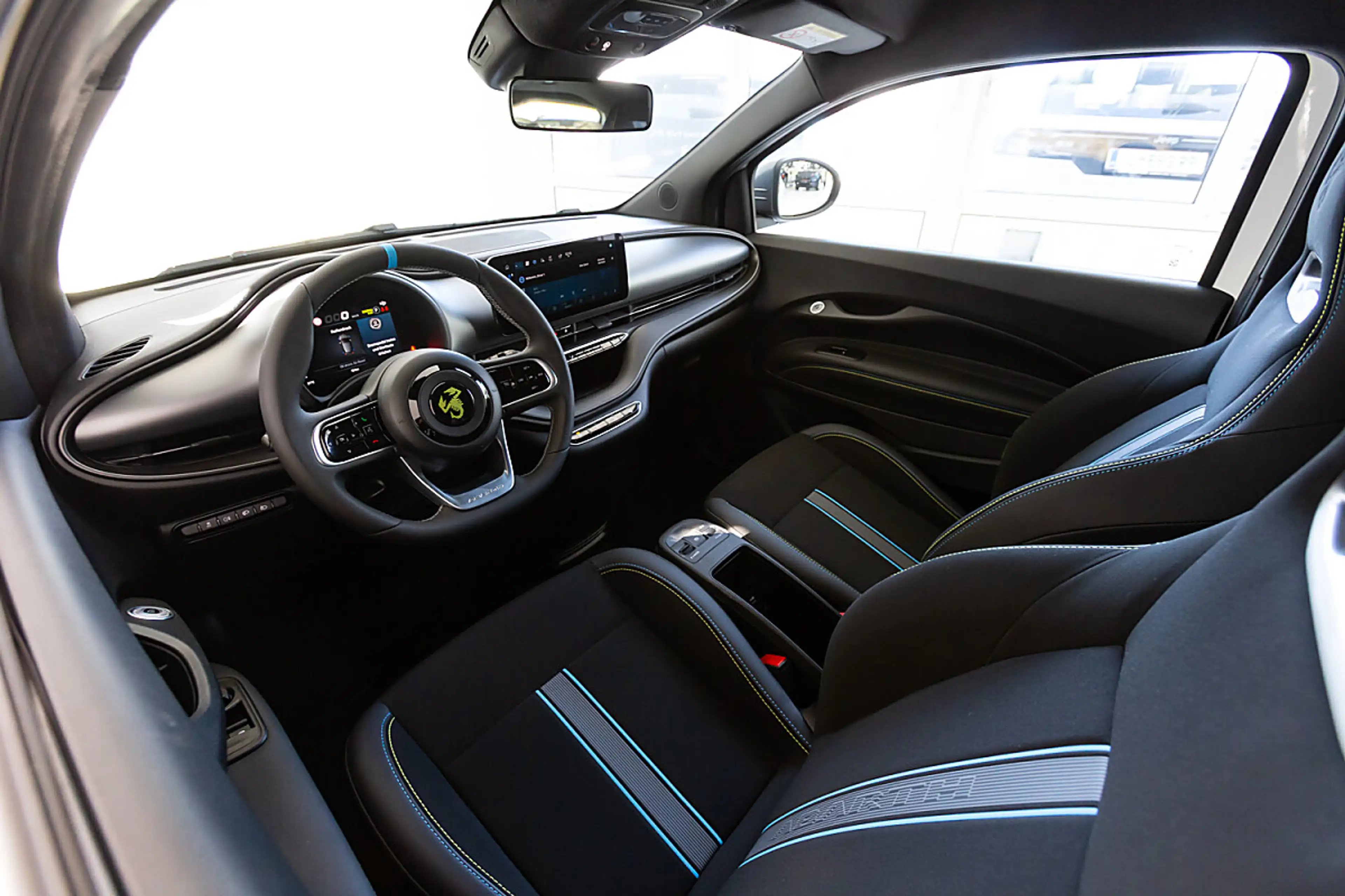 Abarth 500e — photo 5
