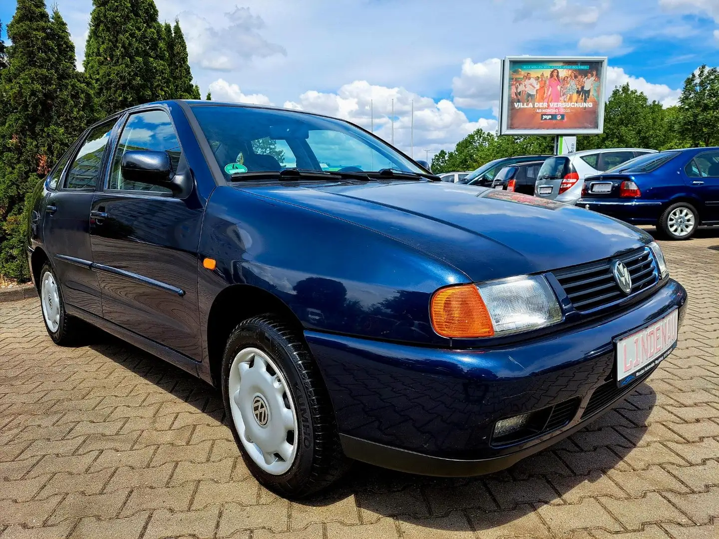 Volkswagen Polo 1.6 Classic Modrá - 2
