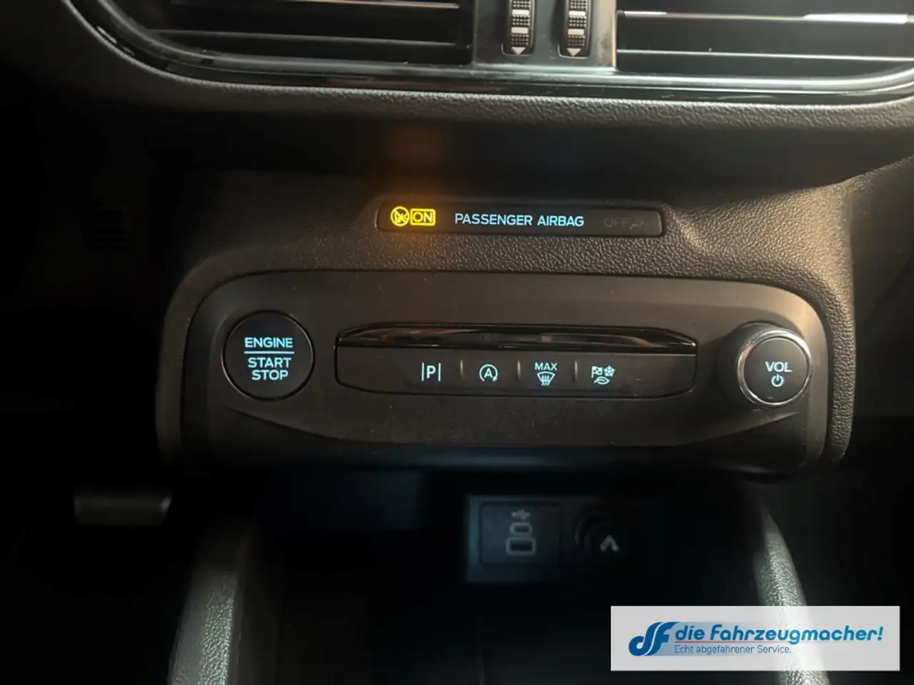 Ford Focus Turnier ST-Line Navi LED ACC Apple CarPlay Android, миниатюра 24