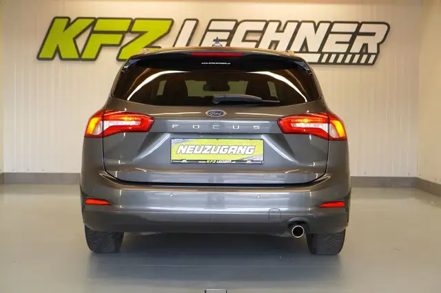 Ford Focus view 5