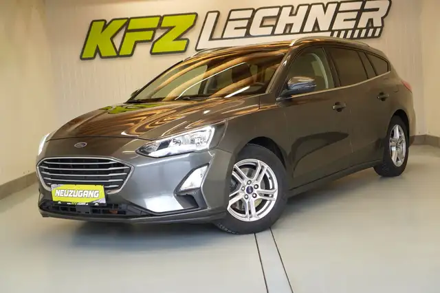 Ford Focus view 8