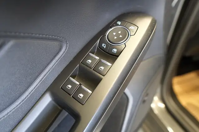 Ford Focus view 14