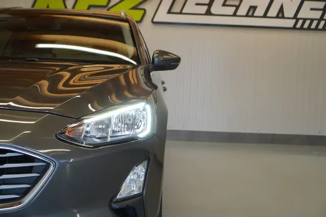 Ford Focus view 10