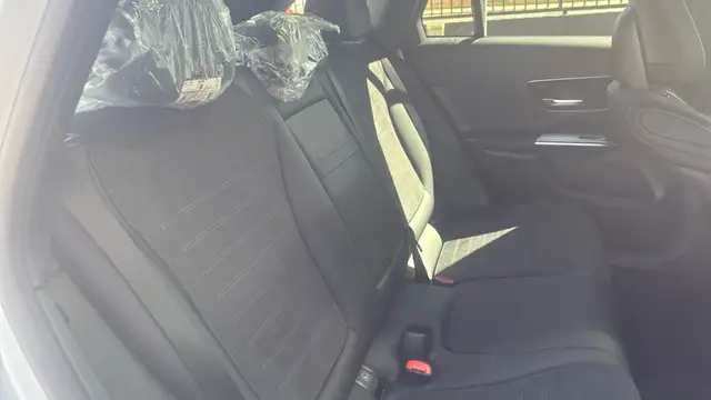 Mercedes-Benz GLC view 11