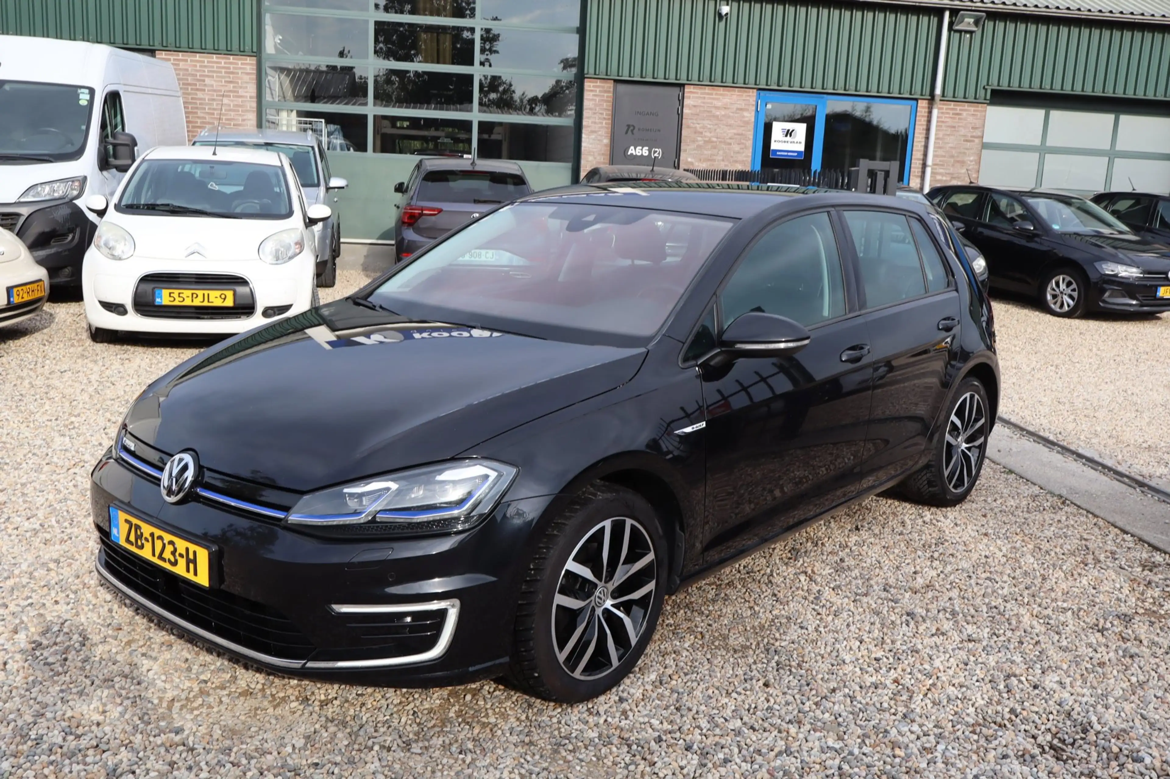 Volkswagen e-Golf E-Golf — photo 5