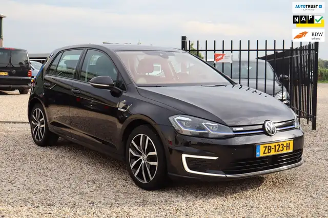 Volkswagen e-Golf CAMERA LEDER APP CONNECT DYN AUDIO