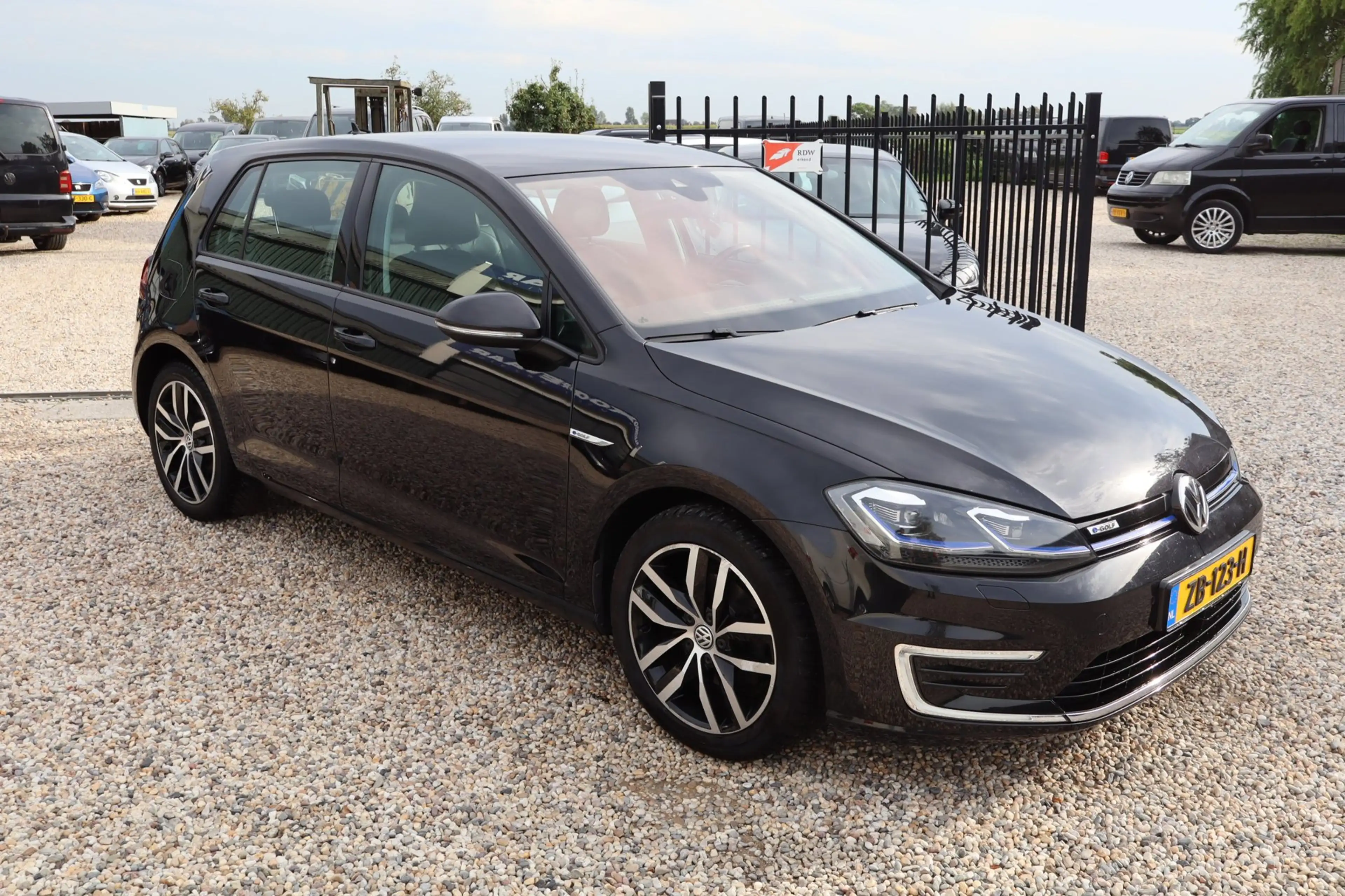 Volkswagen e-Golf E-Golf — photo 3