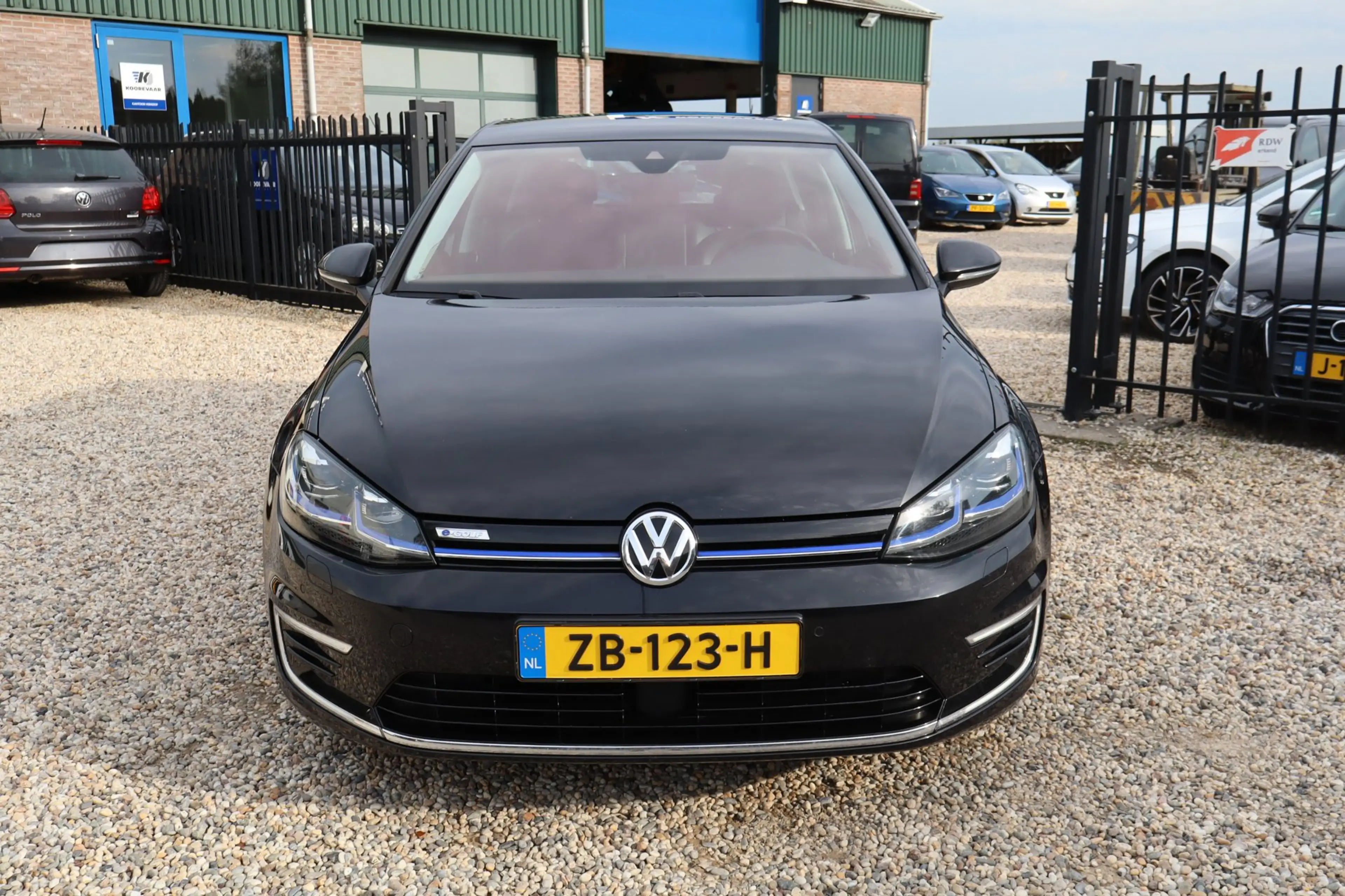 Volkswagen e-Golf E-Golf — photo 4