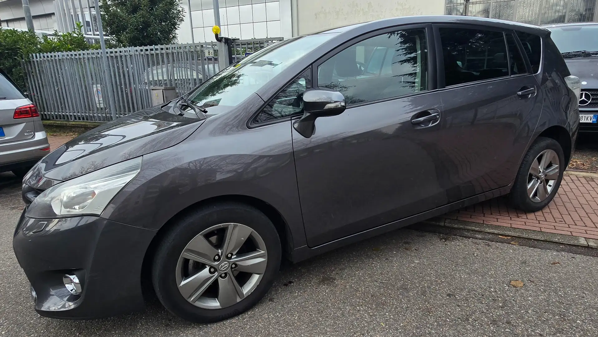Toyota Verso 1.6 Style 7 POSTI OK NEOPATENTATI Grigio - 2