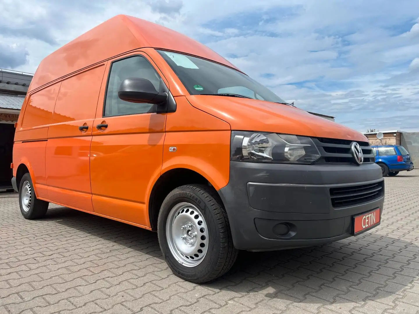 Volkswagen T5 Transporter Kasten-Hochdach lang 4 MOTION Orange - 1