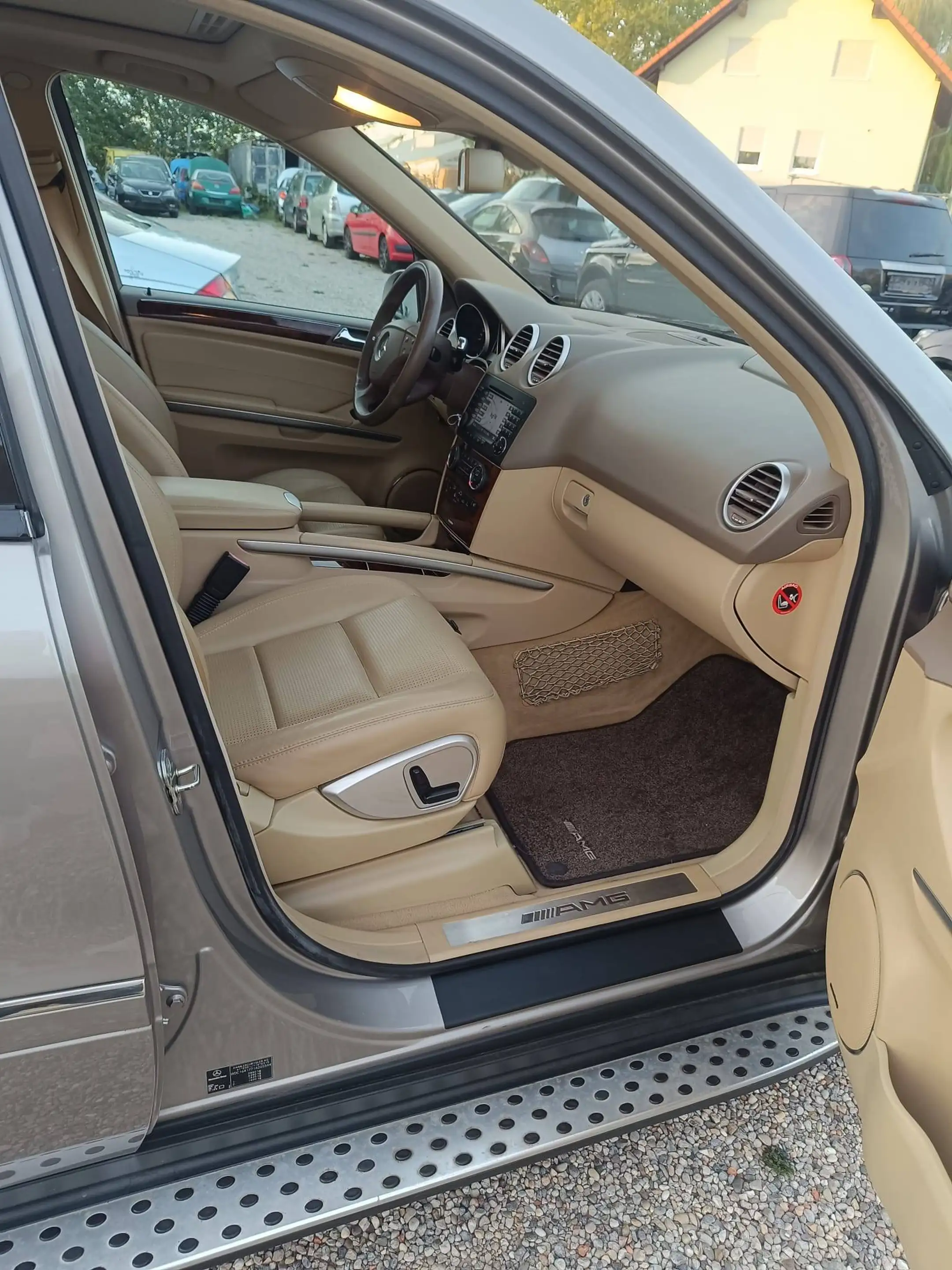 Mercedes-Benz ML 63 AMG ML 63 AMG 4Matic (164.177) — photo 15