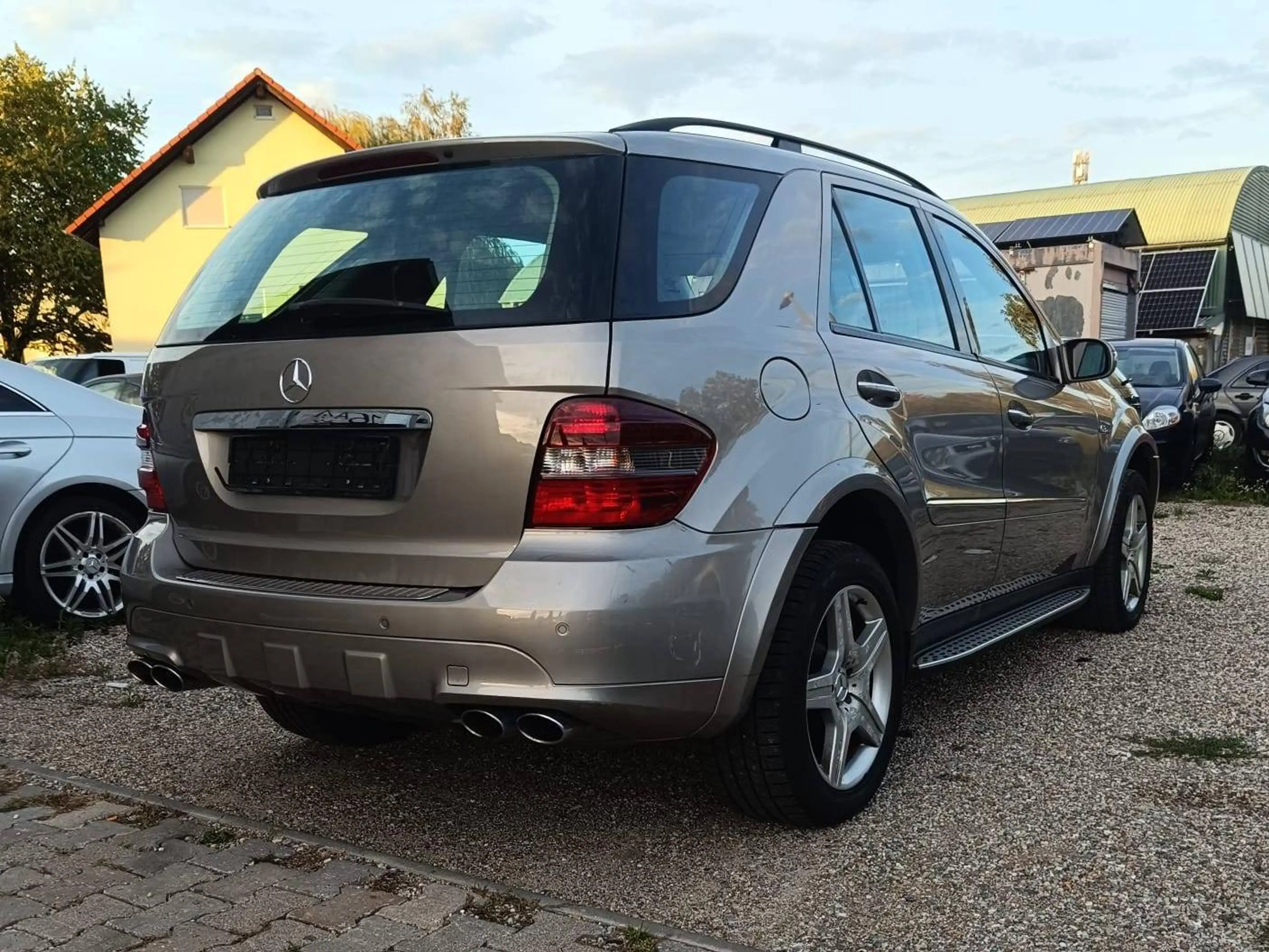 Mercedes-Benz ML 63 AMG ML 63 AMG 4Matic (164.177) — photo 10