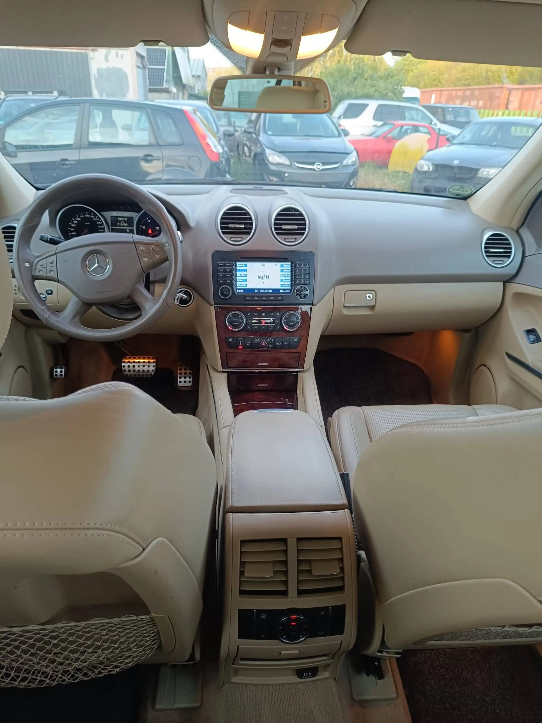 Mercedes-Benz ML 63 AMG ML 63 AMG 4Matic (164.177) — photo 12