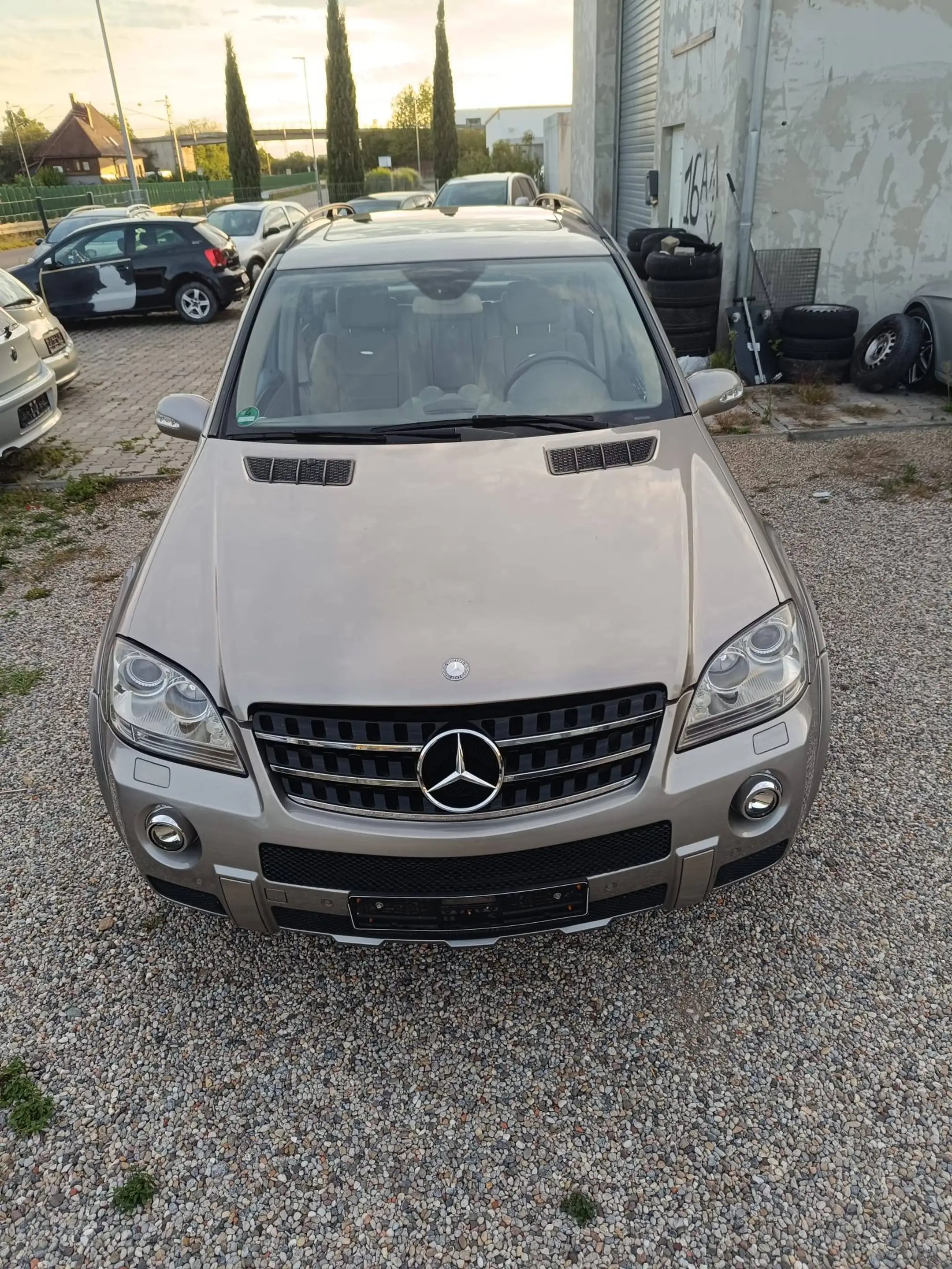 Mercedes-Benz ML 63 AMG ML 63 AMG 4Matic (164.177) — photo 4