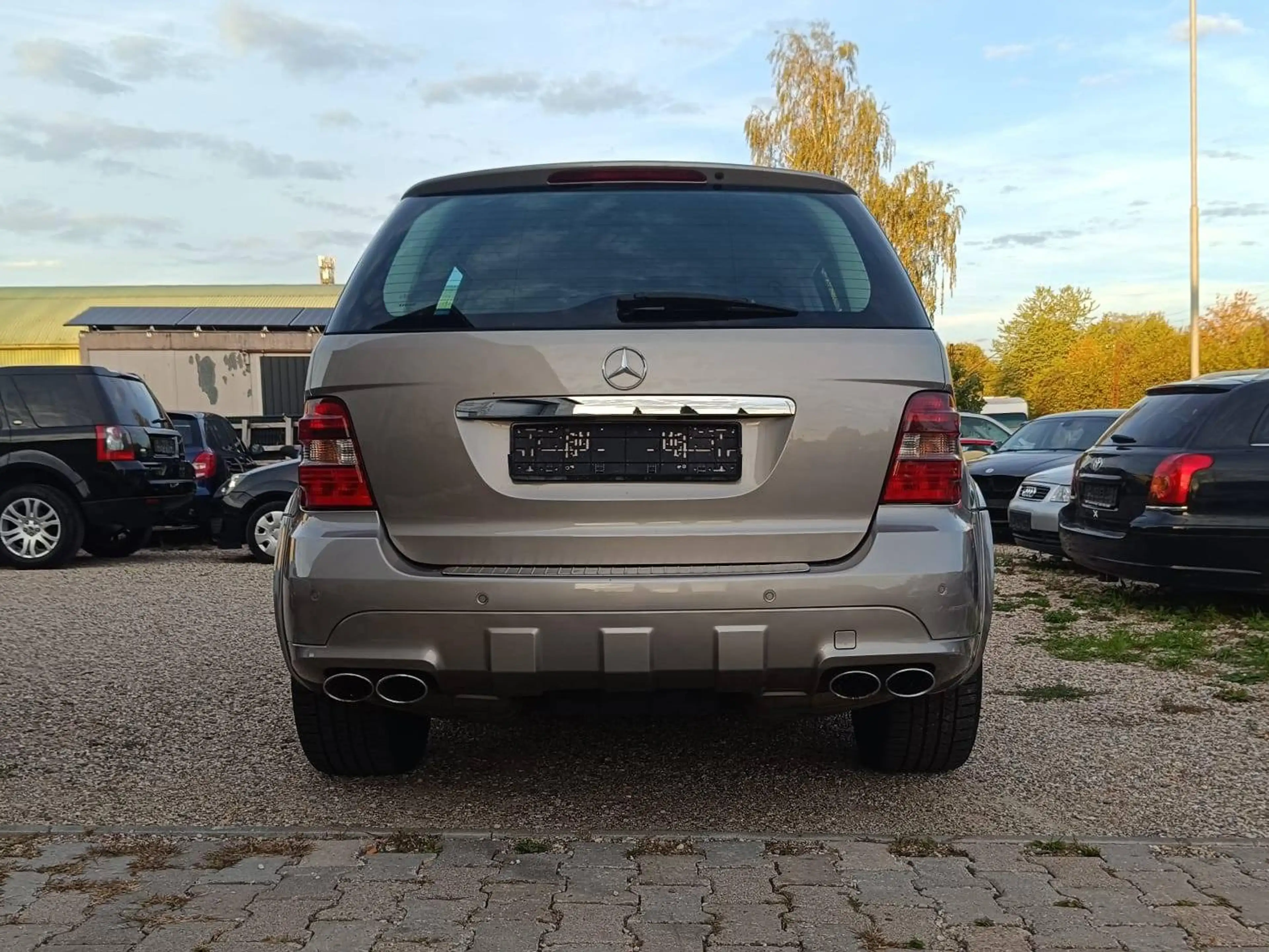 Mercedes-Benz ML 63 AMG ML 63 AMG 4Matic (164.177) — photo 9