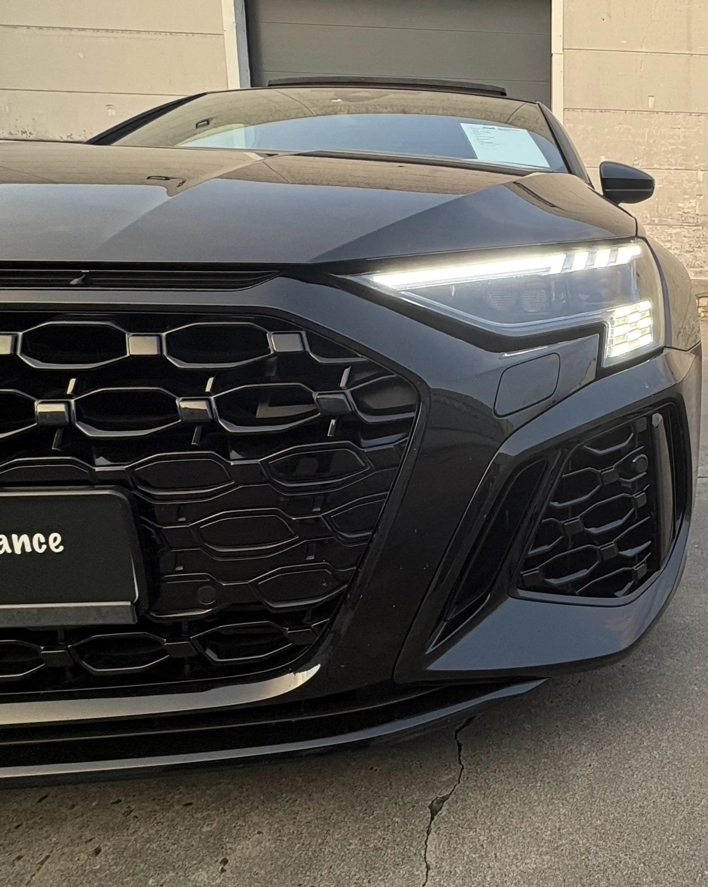 Audi RS3 TFSI Sportback quattro S tronic — photo 2
