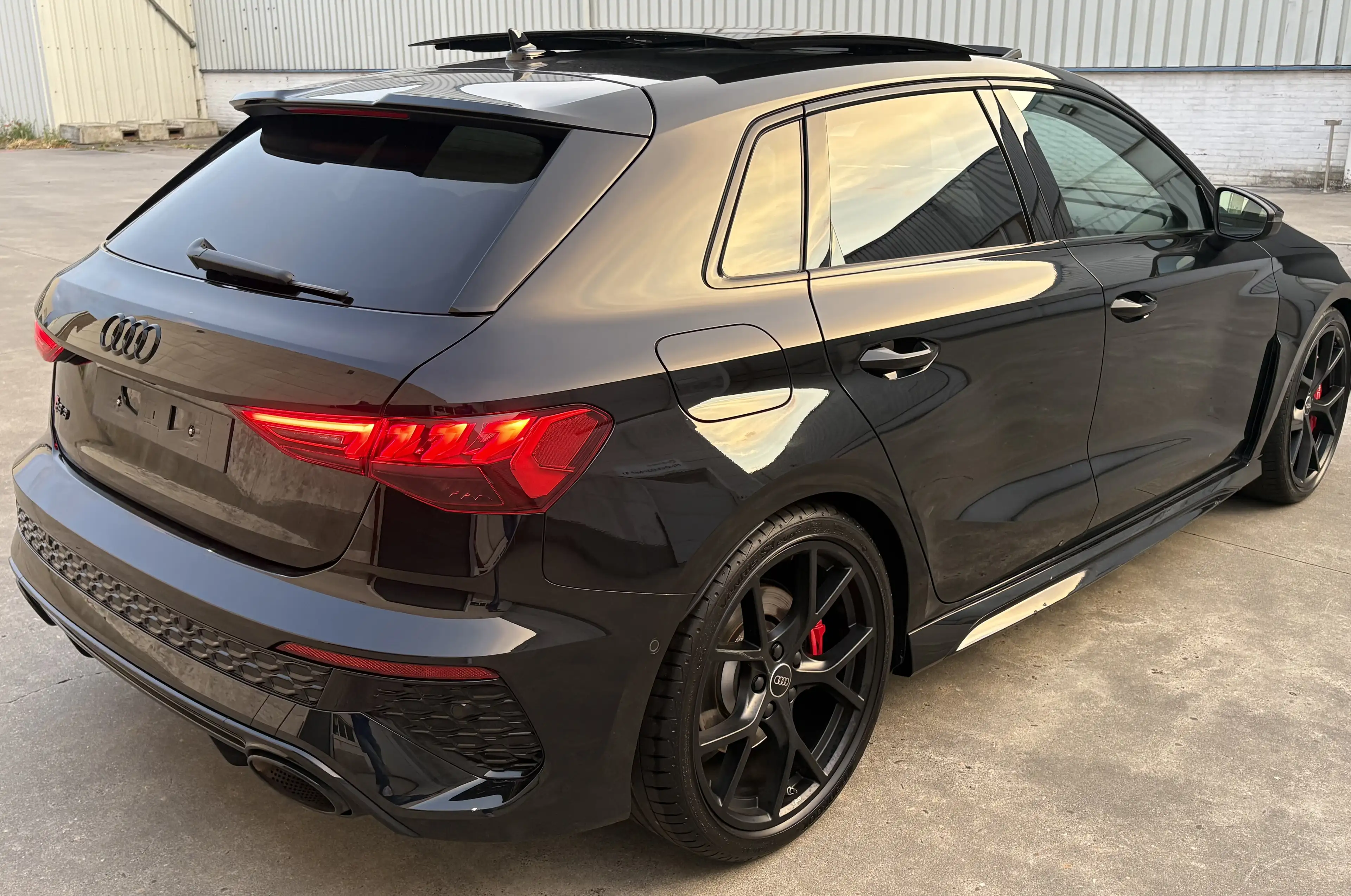 Audi RS3 TFSI Sportback quattro S tronic — photo 9