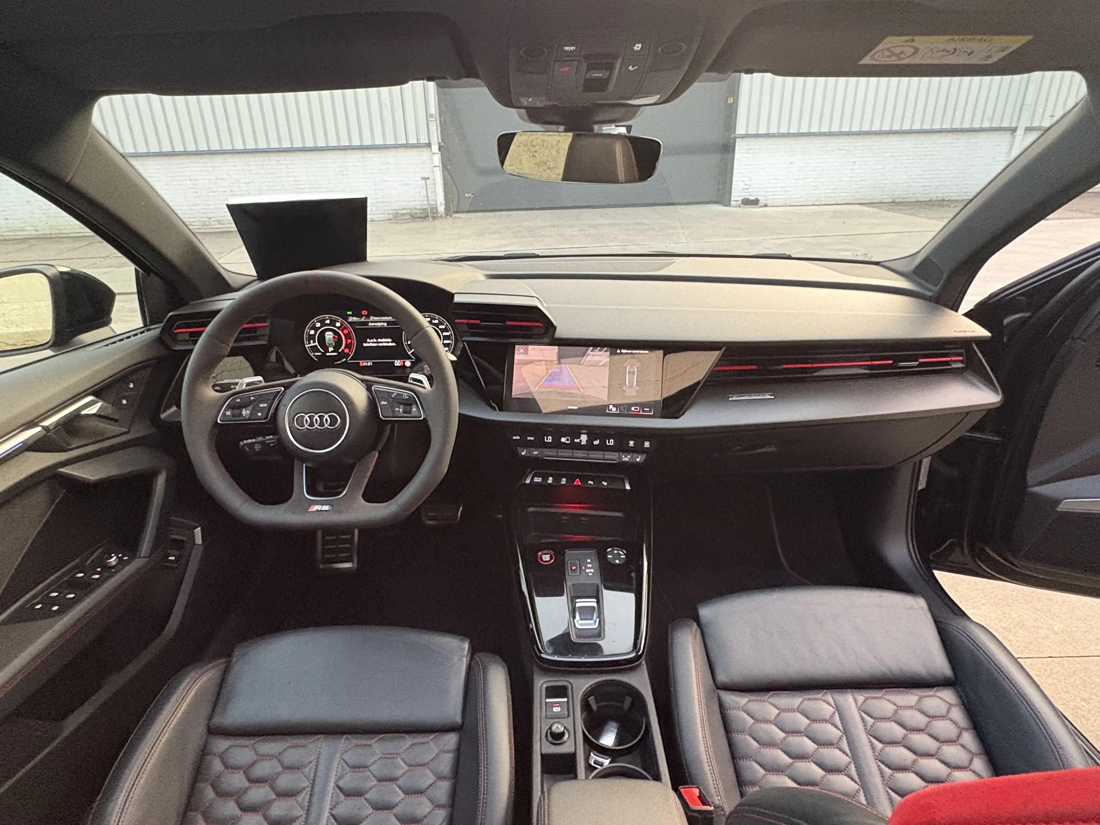 Audi RS3 TFSI Sportback quattro S tronic — photo 13