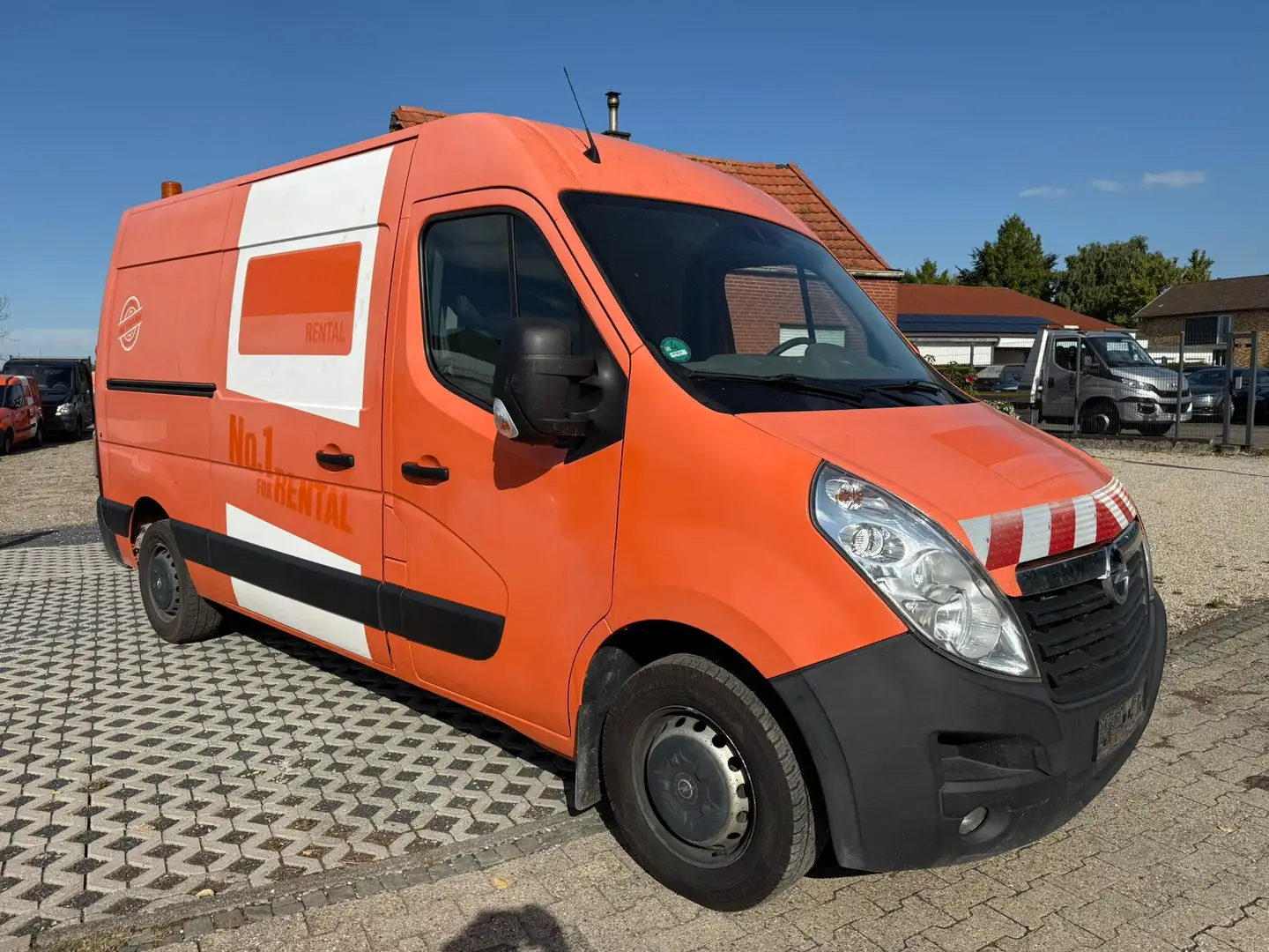 Opel Movano Opel Movano B Kasten L2H2 3,5t Navi Klima AHK 1.H Orange - 1