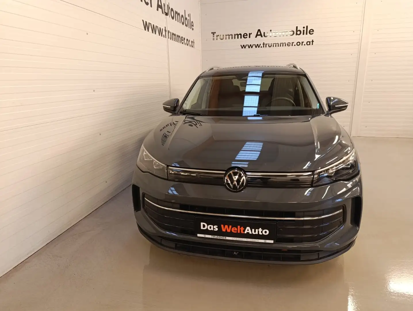 Volkswagen Tiguan Friends TDI DSG Grau - 2