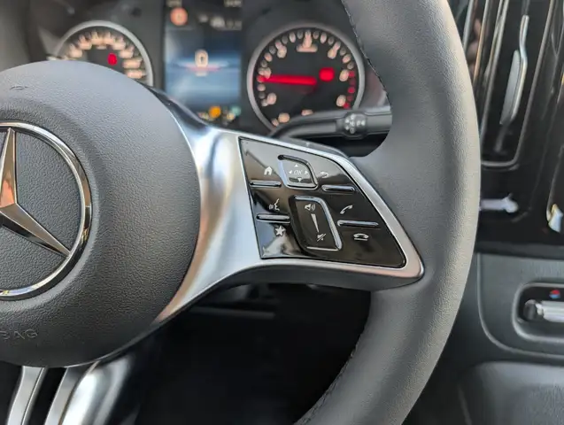 Mercedes-Benz Vito view 13
