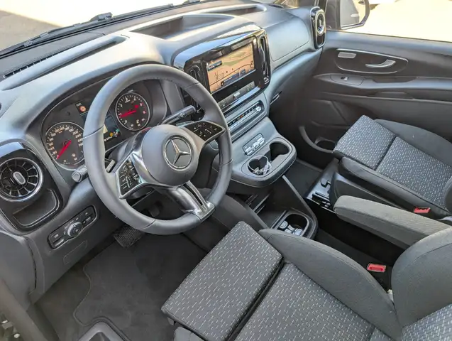 Mercedes-Benz Vito view 17