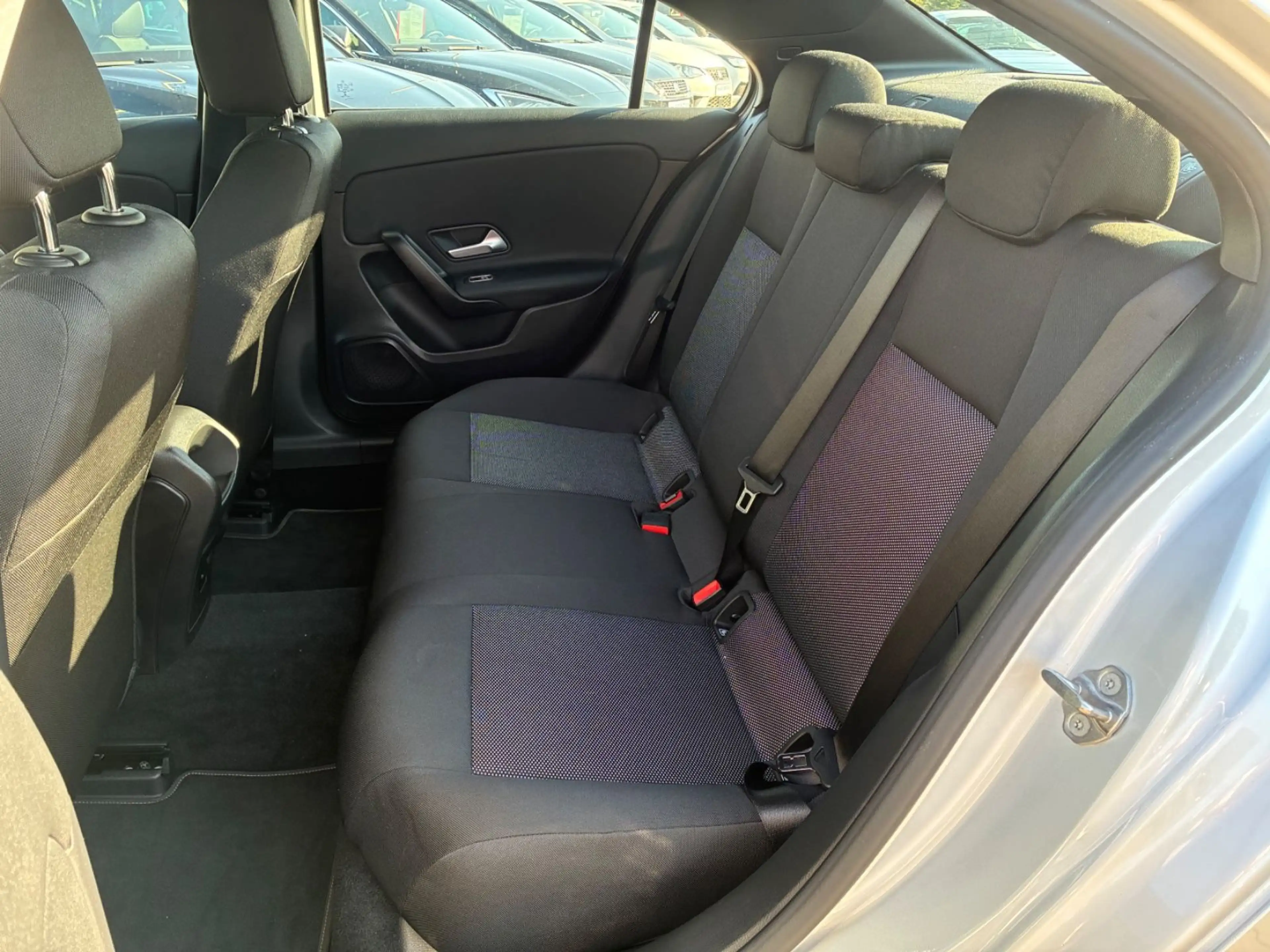 Mercedes-Benz A 180 Limousine NAV/LED/KAM/PDC/SHZ — photo 13