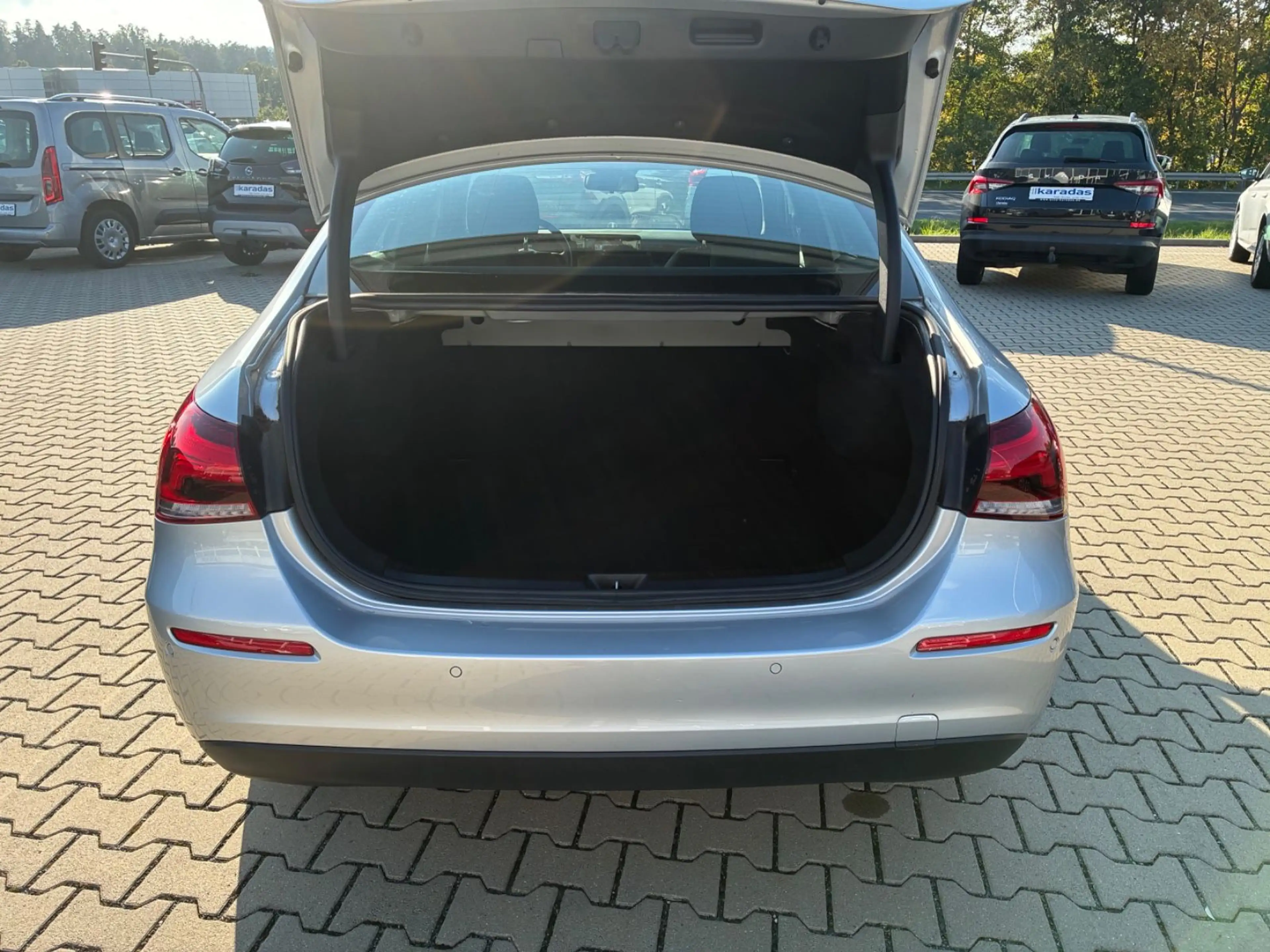 Mercedes-Benz A 180 Limousine NAV/LED/KAM/PDC/SHZ — photo 10