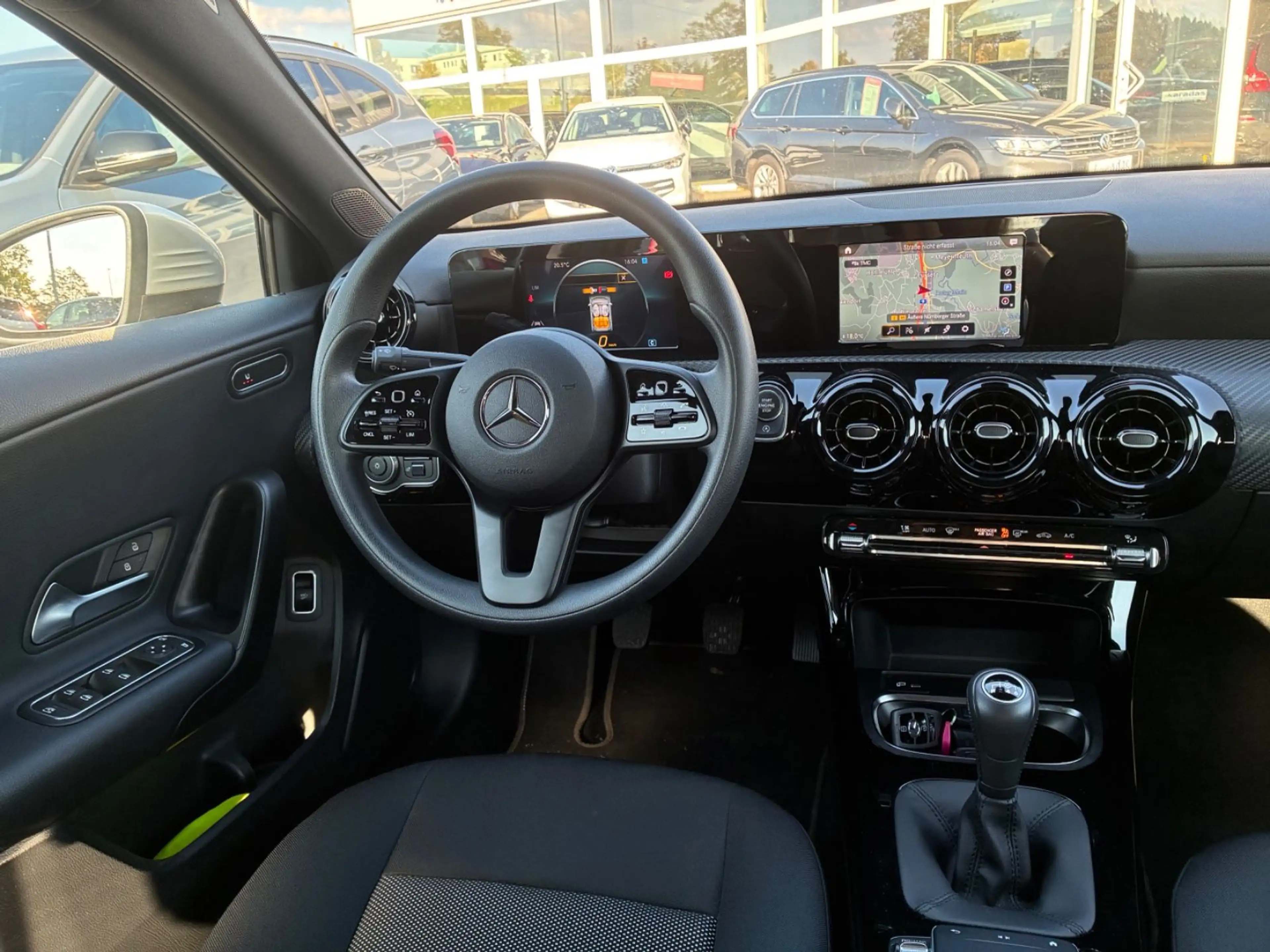 Mercedes-Benz A 180 Limousine NAV/LED/KAM/PDC/SHZ — photo 15