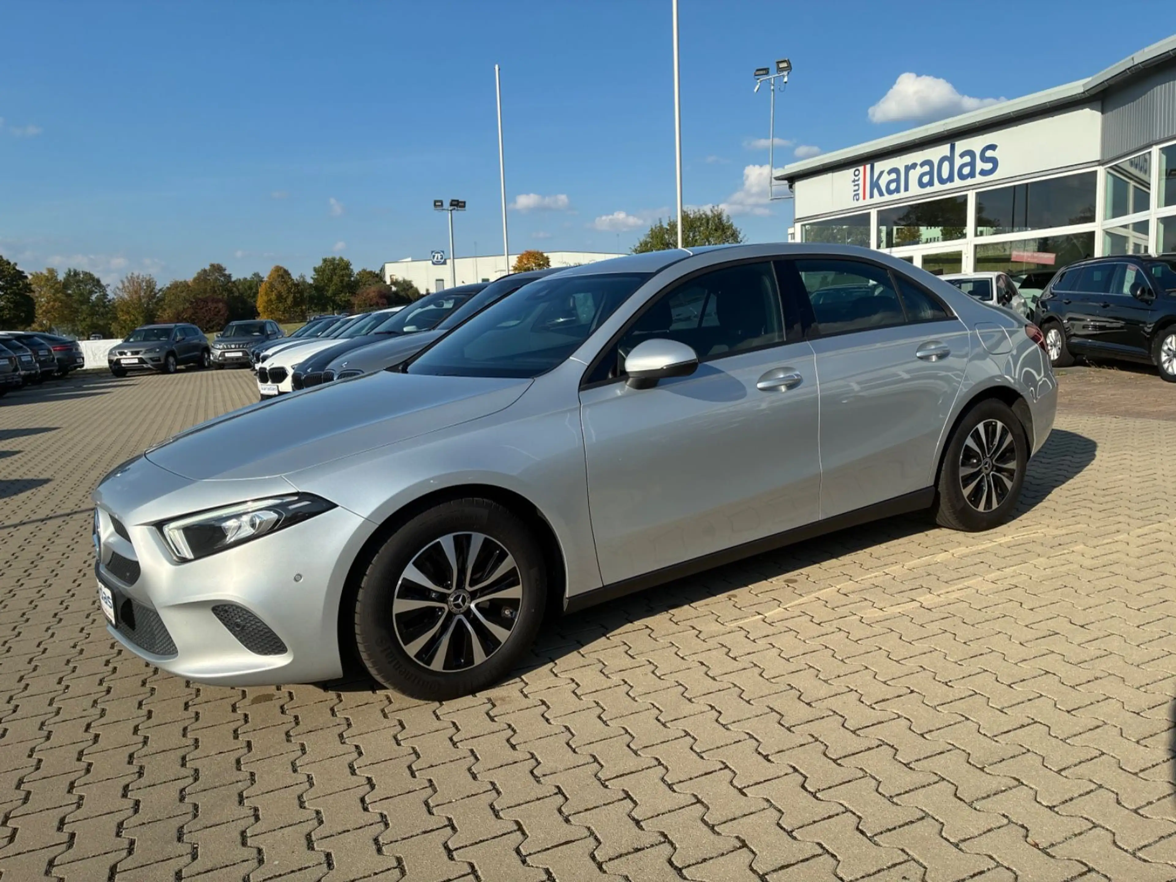Mercedes-Benz A 180 Limousine NAV/LED/KAM/PDC/SHZ
