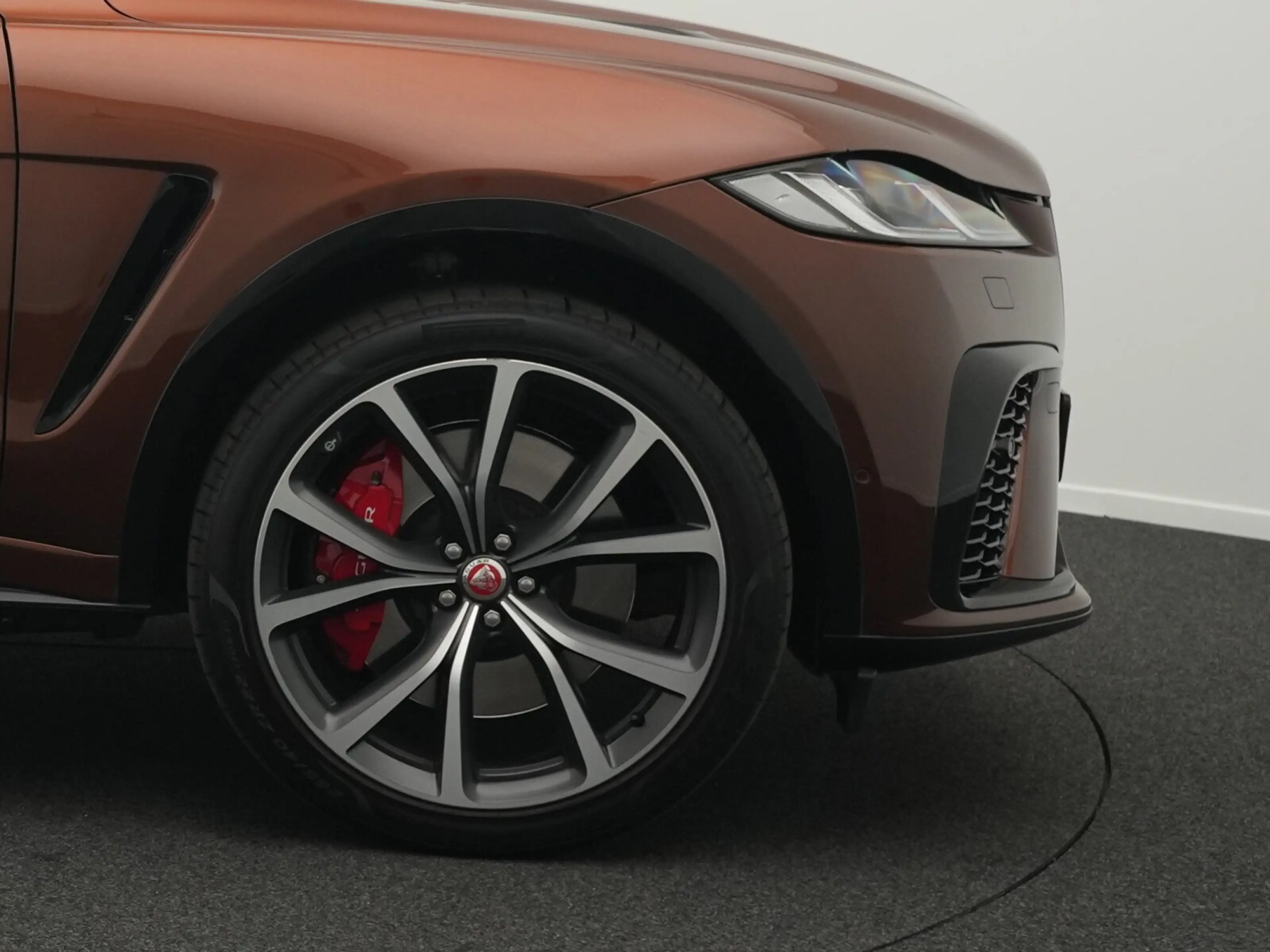 Jaguar F-Pace F-PACE P550 SVR AWD (EURO 6d) — photo 8