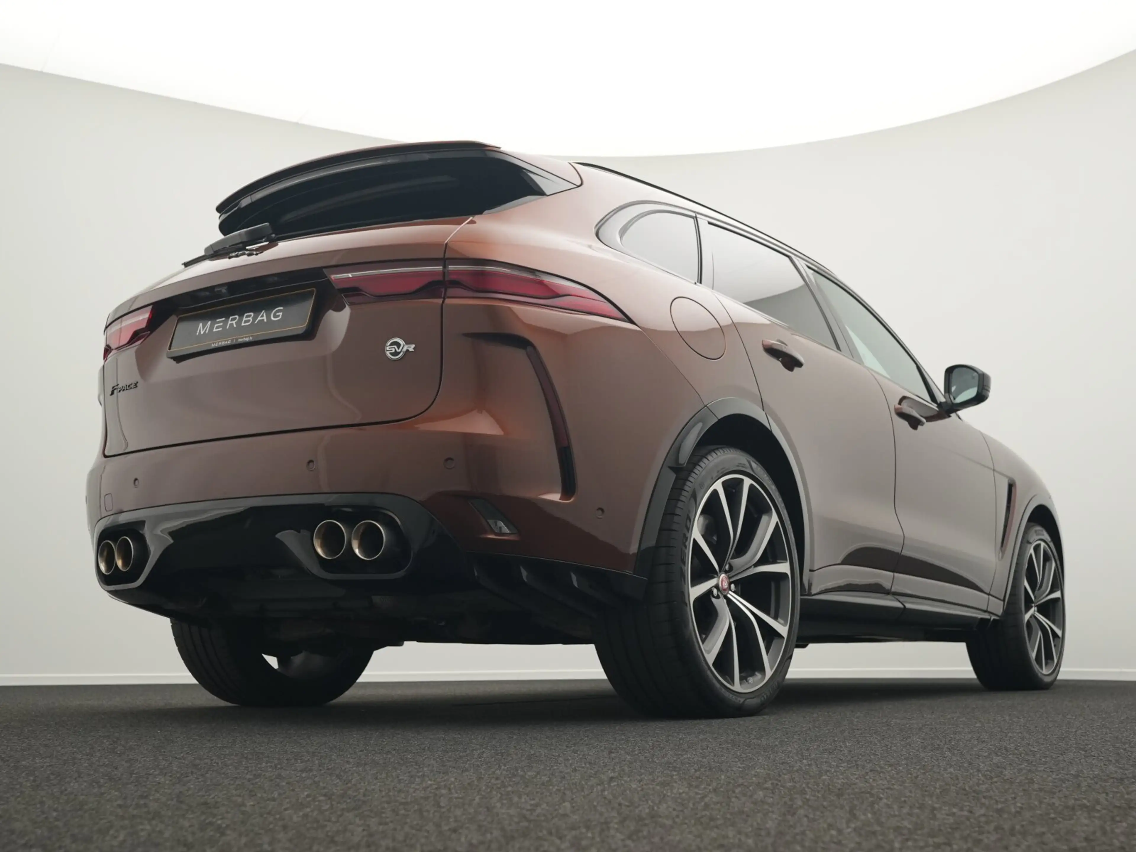 Jaguar F-Pace F-PACE P550 SVR AWD (EURO 6d) — photo 11