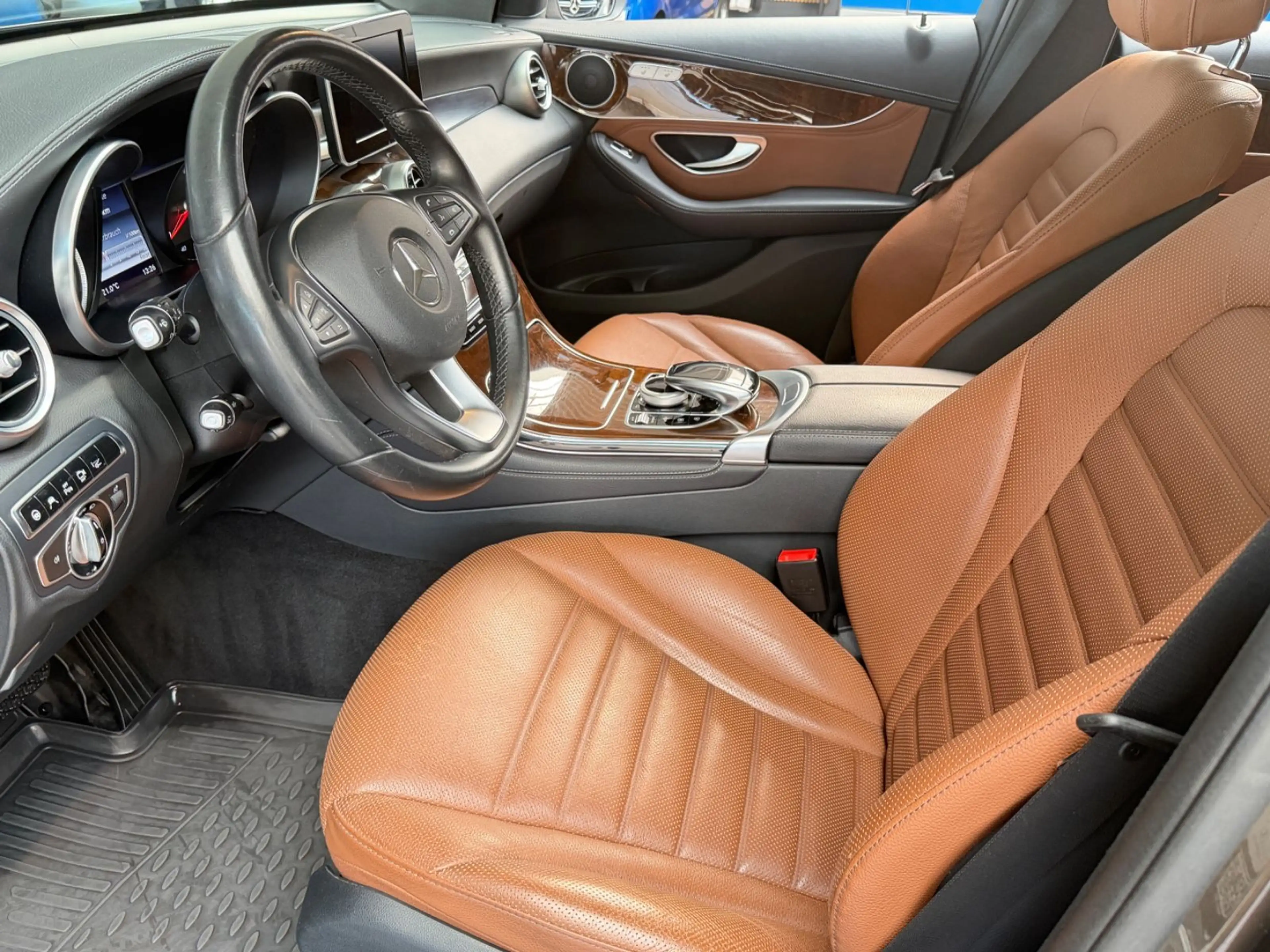 Mercedes-Benz GLC 220 d 4-Matic*360°*ACC*Navi*DAB* — photo 12