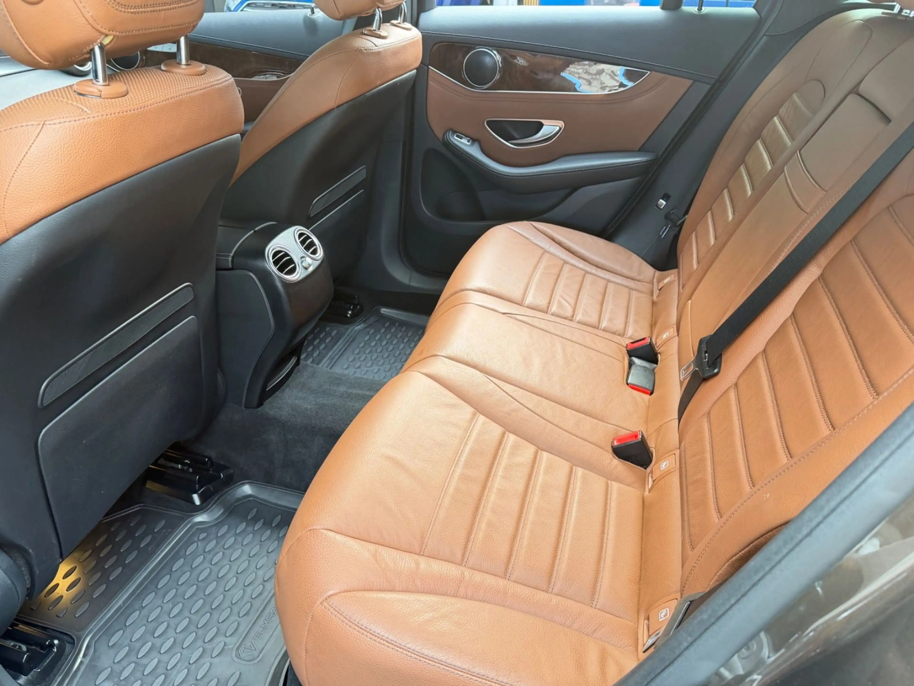 Mercedes-Benz GLC 220 d 4-Matic*360°*ACC*Navi*DAB* — photo 11