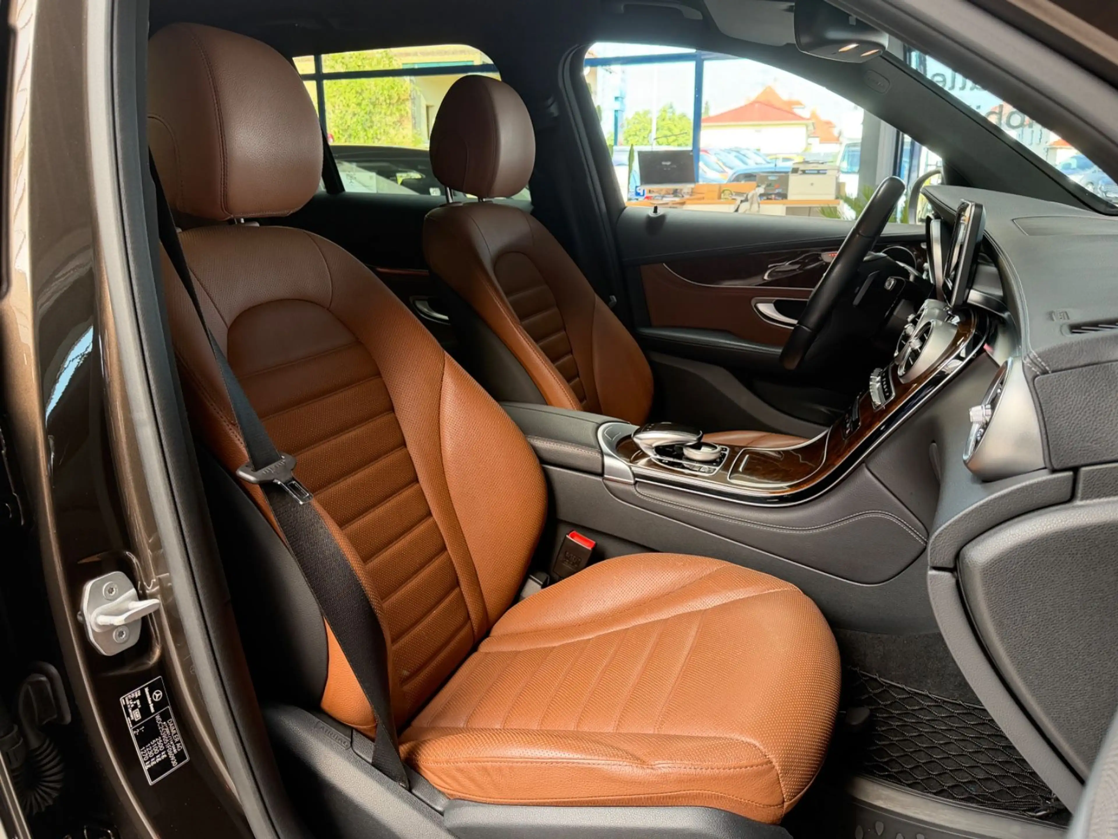 Mercedes-Benz GLC 220 d 4-Matic*360°*ACC*Navi*DAB* — photo 9